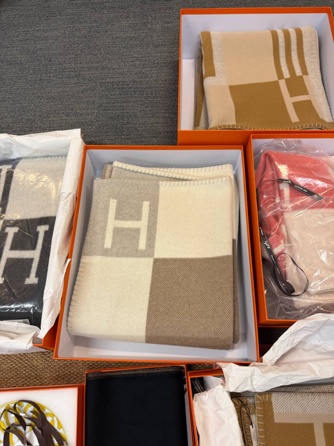 Hermès Avalon Blanket - Ecru Taupe H Logo