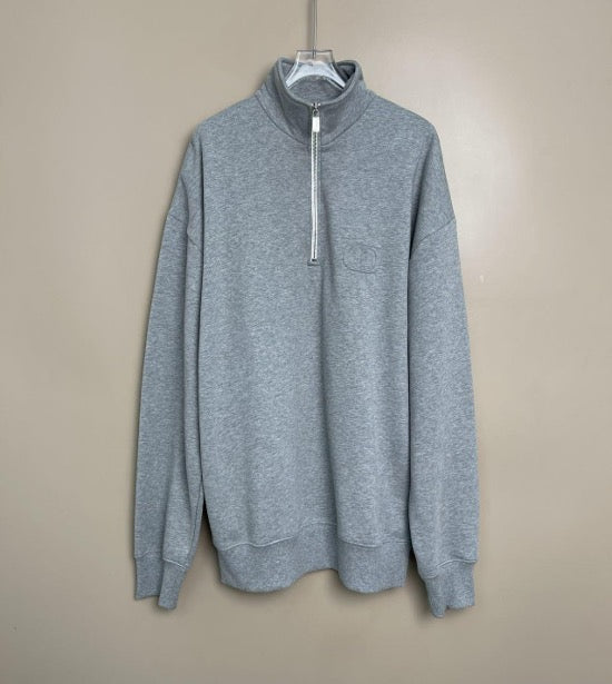 Dior 2025 latest hot item: Grey half-zip sweatshirt/jacket with embroidered CD logo on the chest, size S. SYCC2078