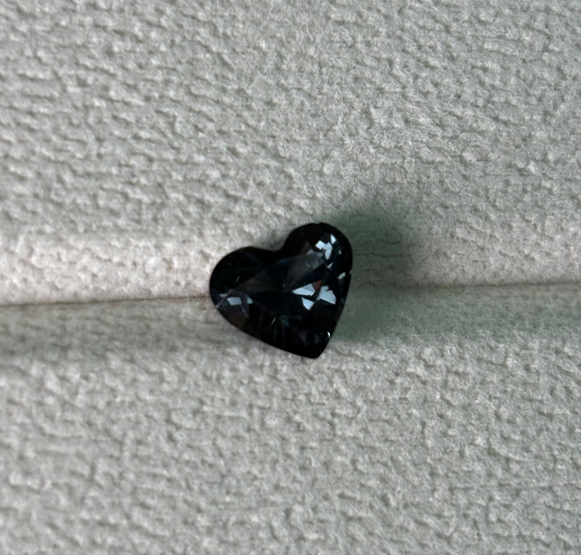 3.36ct Grey Heart Spinel Mahenge ** DXBCS1635