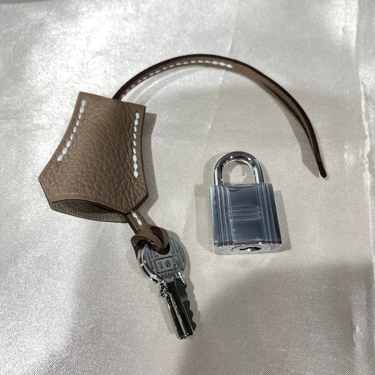 Hermes Kelly 25 in Etoupe Togo with PHW