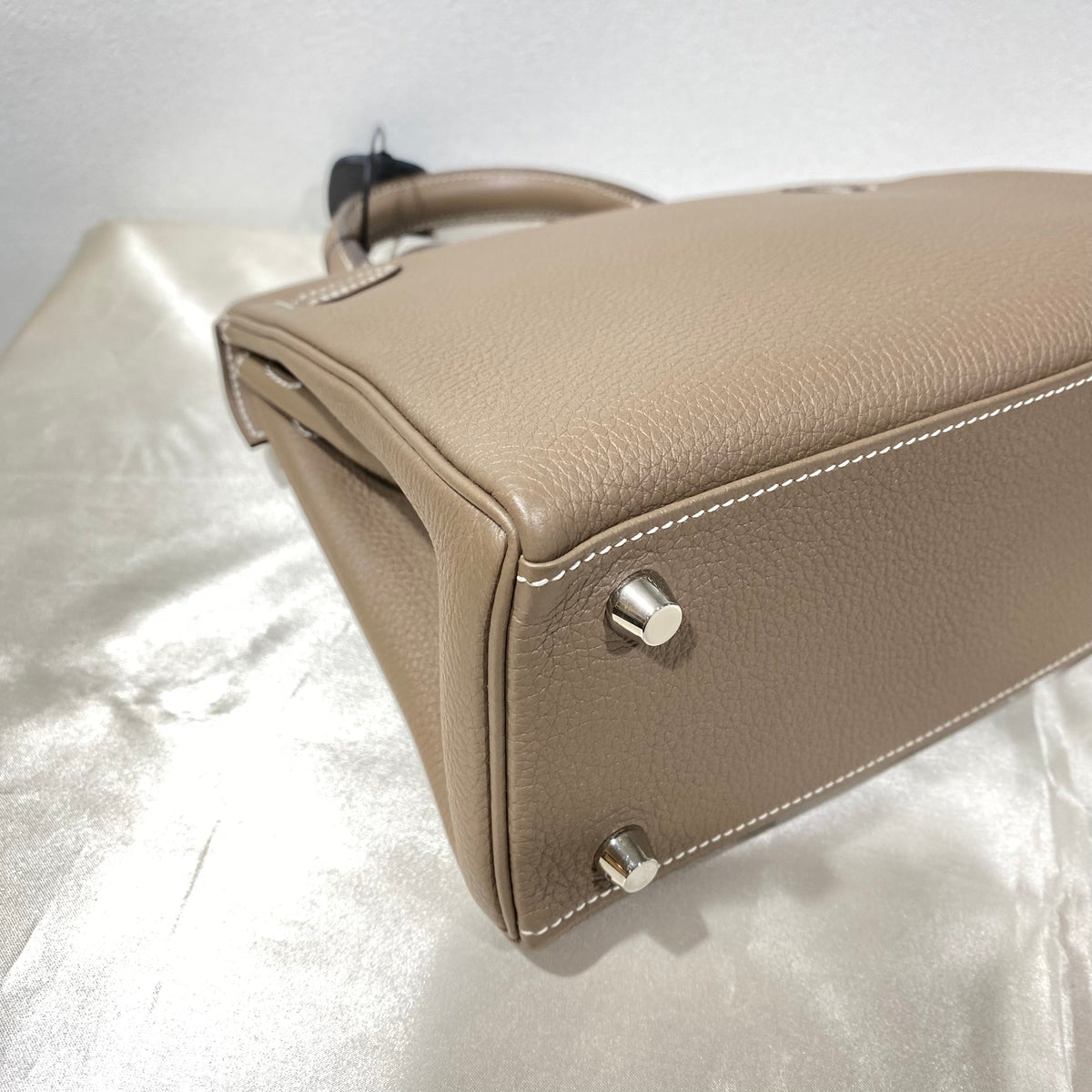 Hermes Kelly 25 in Etoupe Togo with PHW