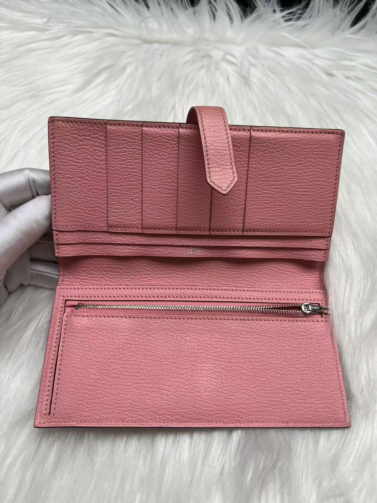 Hermès bearn3Q Premium Leather Bifold Wallet - Sakura Pink