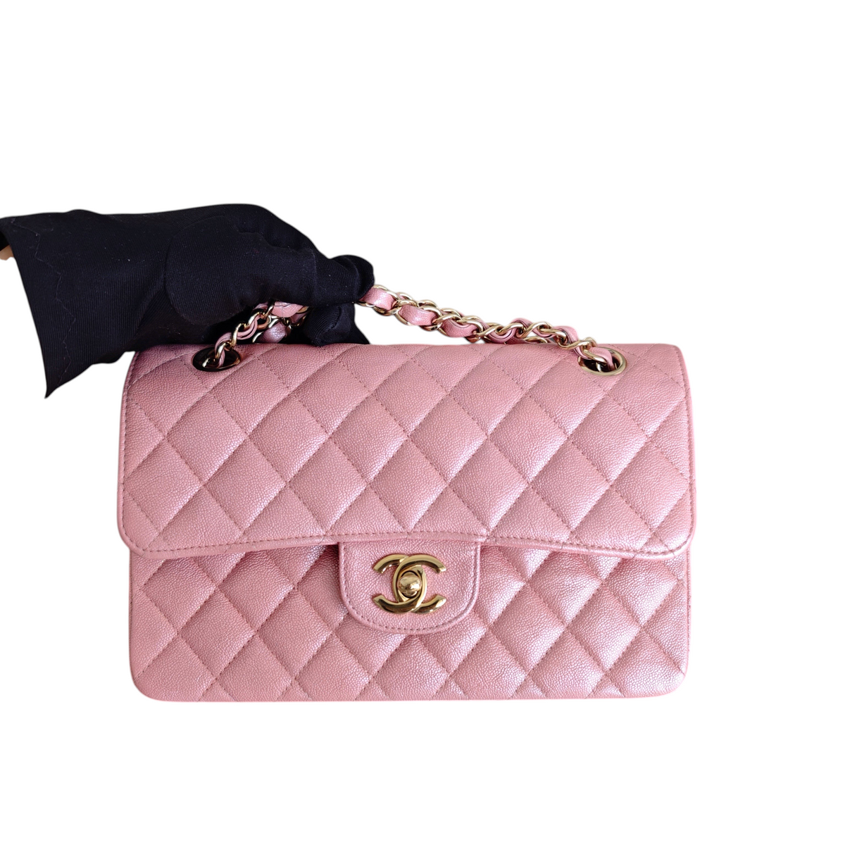 Luxury Evermore Chanel Classic Flap small bag in quilted light pink caviar leather with gold-tone hardware