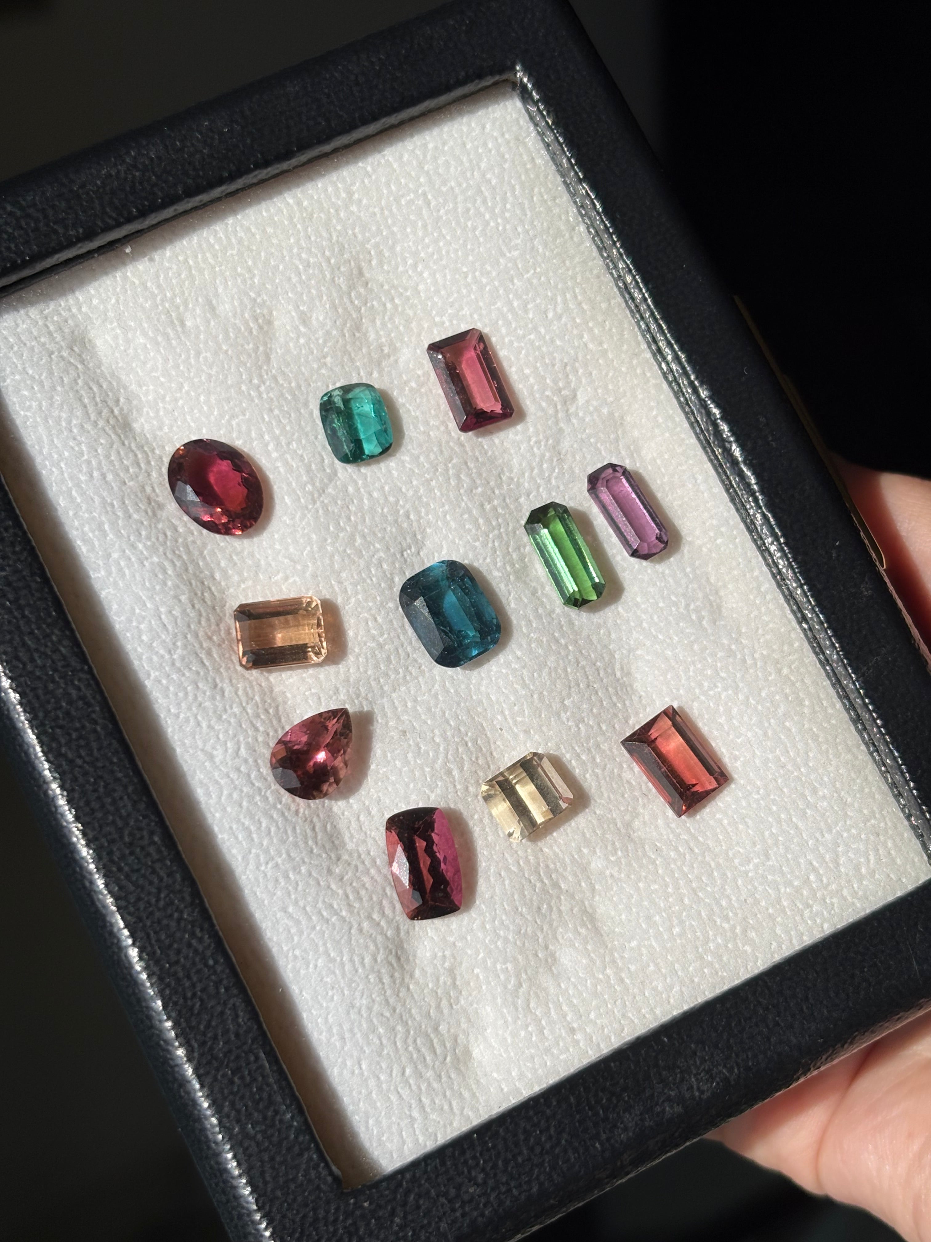 Fine Tourmaline (1 stone) DXBCS2593