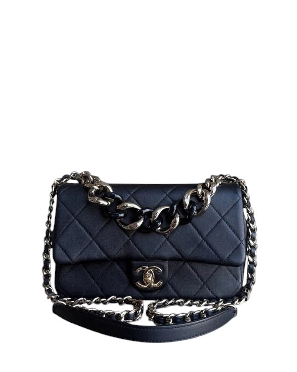CHANEL 2020 ELEGANT RESIN CHAIN SEASONAL FLAP - QUILTED LAMBSKIN BLACK GHW NO 29 SYCMCA116