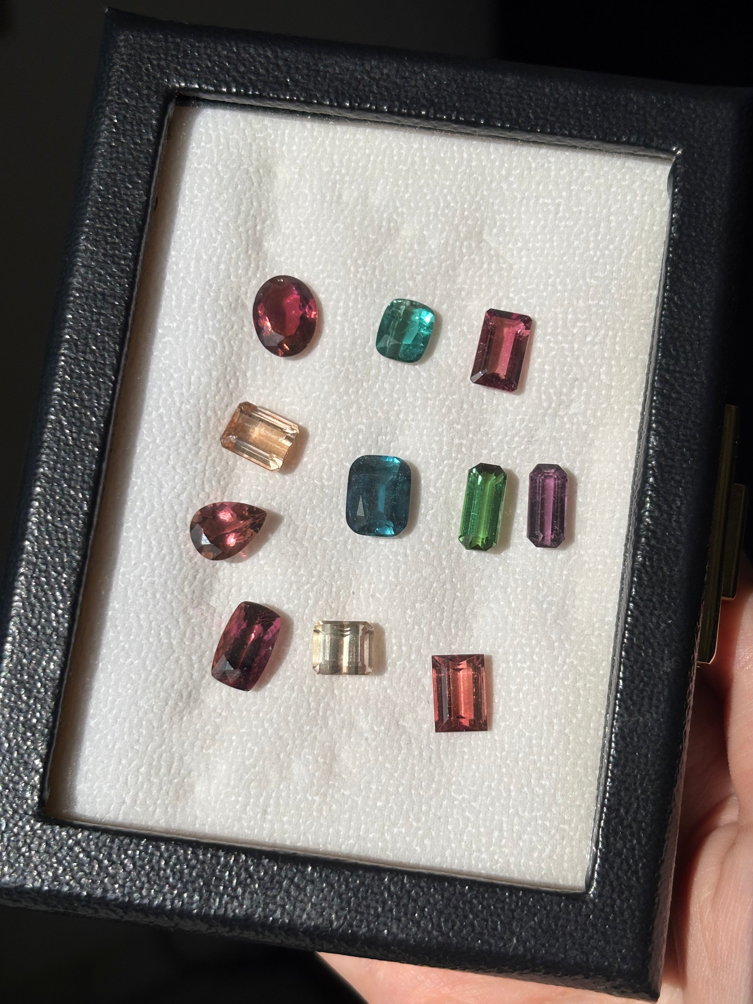 Fine Tourmaline (1 stone) DXBCS2593