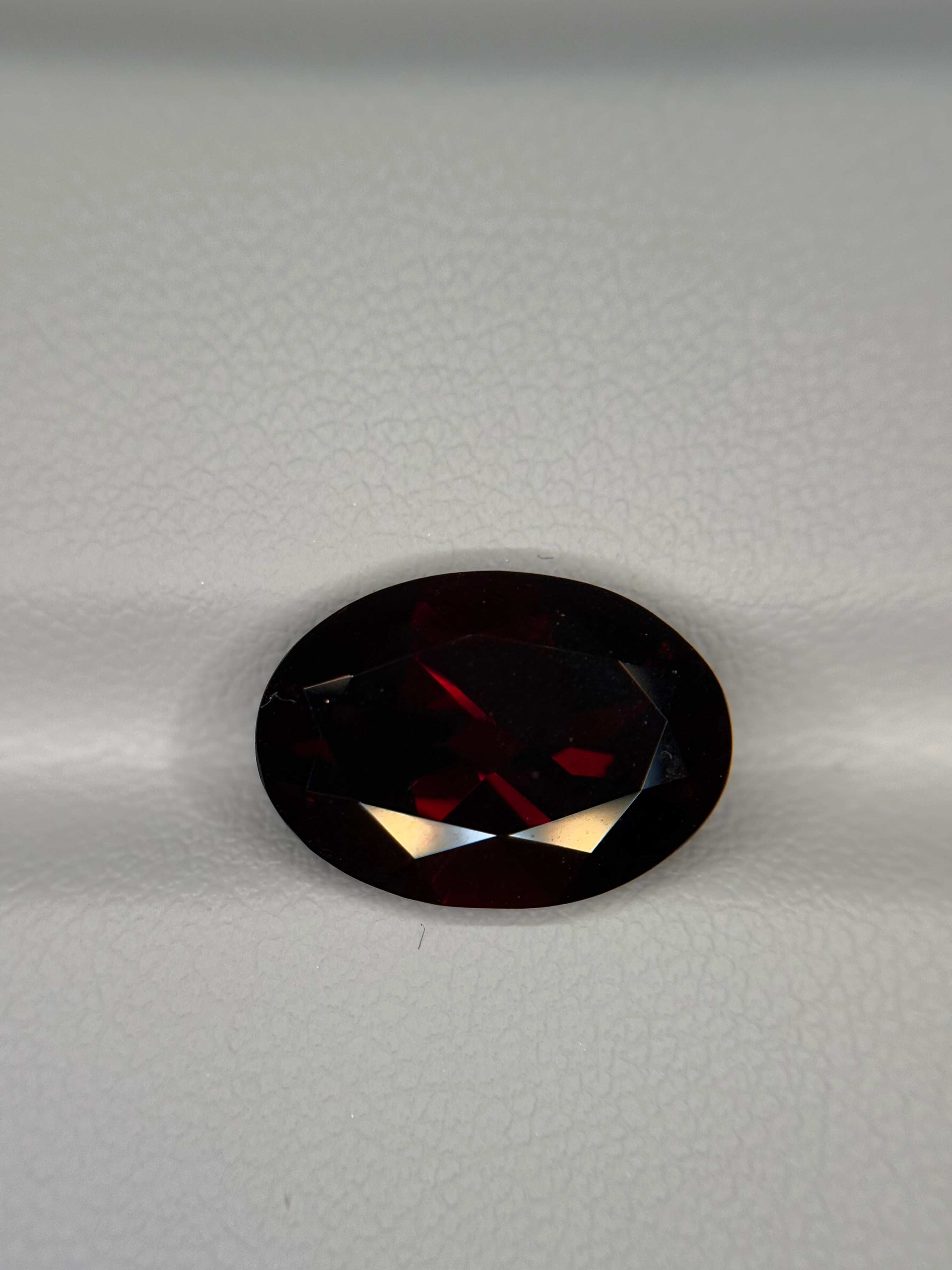 7.95ct Red Garnet Oval THAIC0638