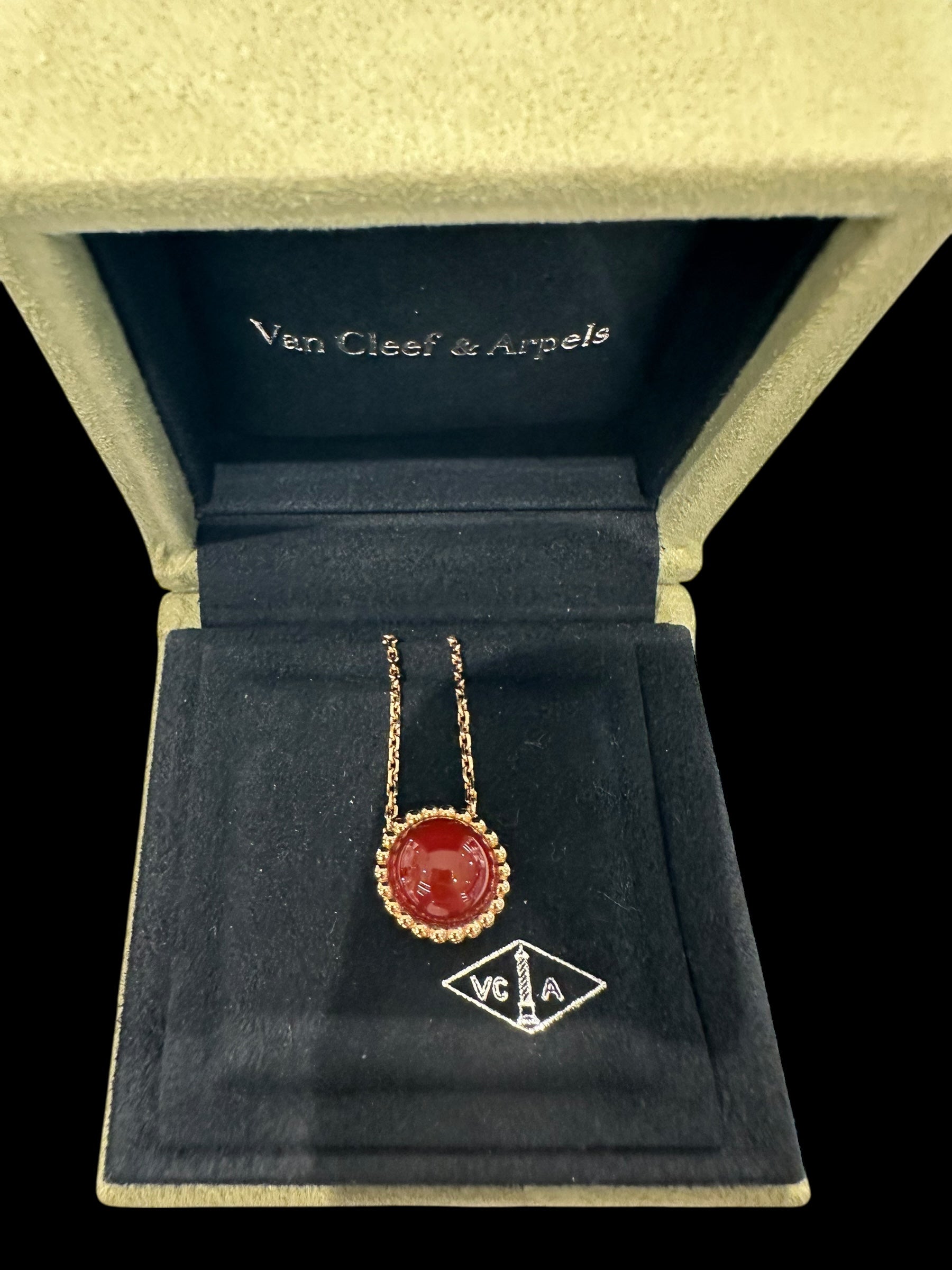 VCA Perle Carnelian Pendant Necklace