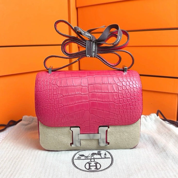 Hermes Constance 18 Rose Extreme Matte Alligator PHW #U SYC2218
