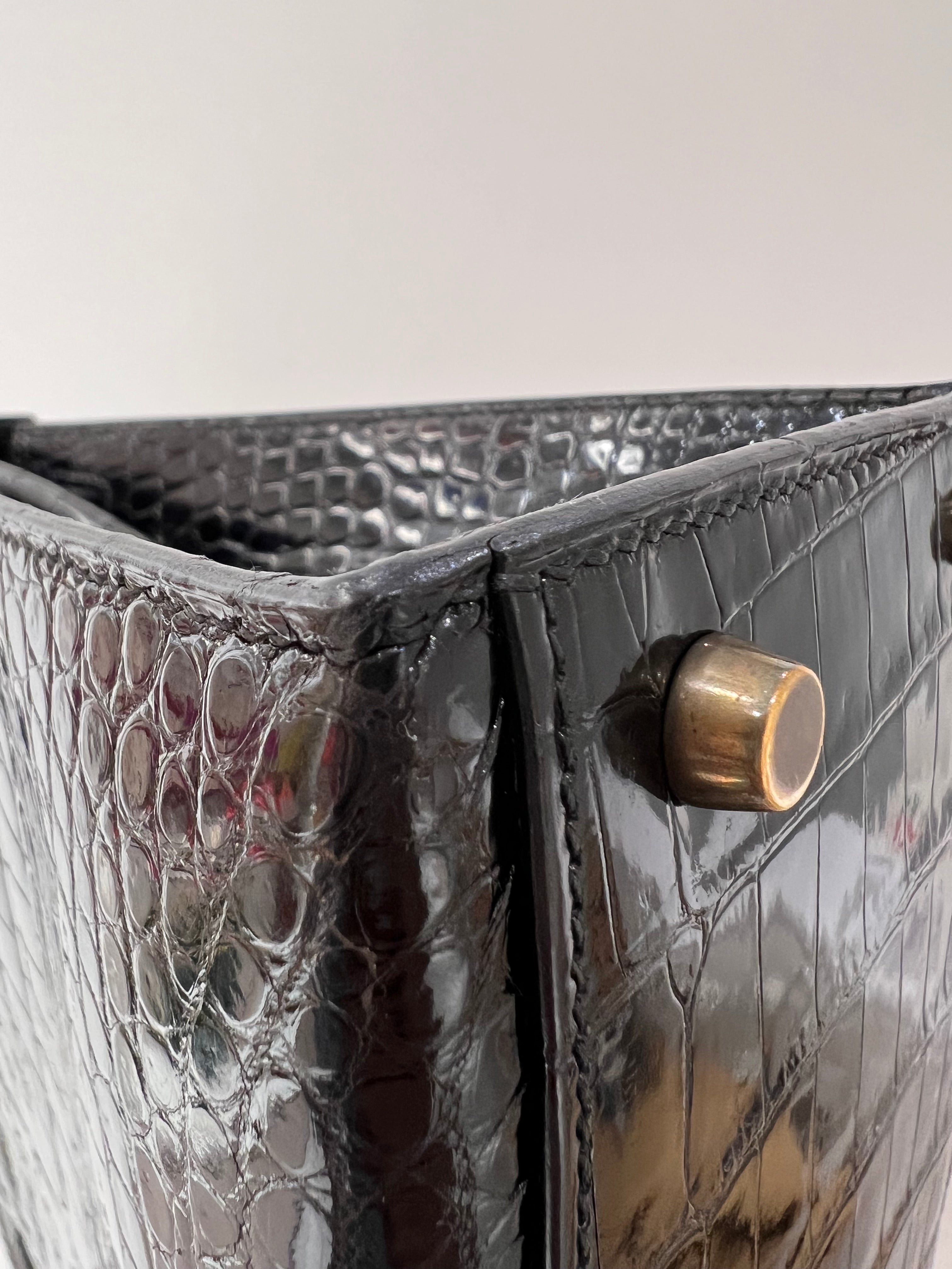 Hermes Vintage Kelly 28 Sellier Black Shiny Porosus GHW #V Circle (Y1992) SCKH4103