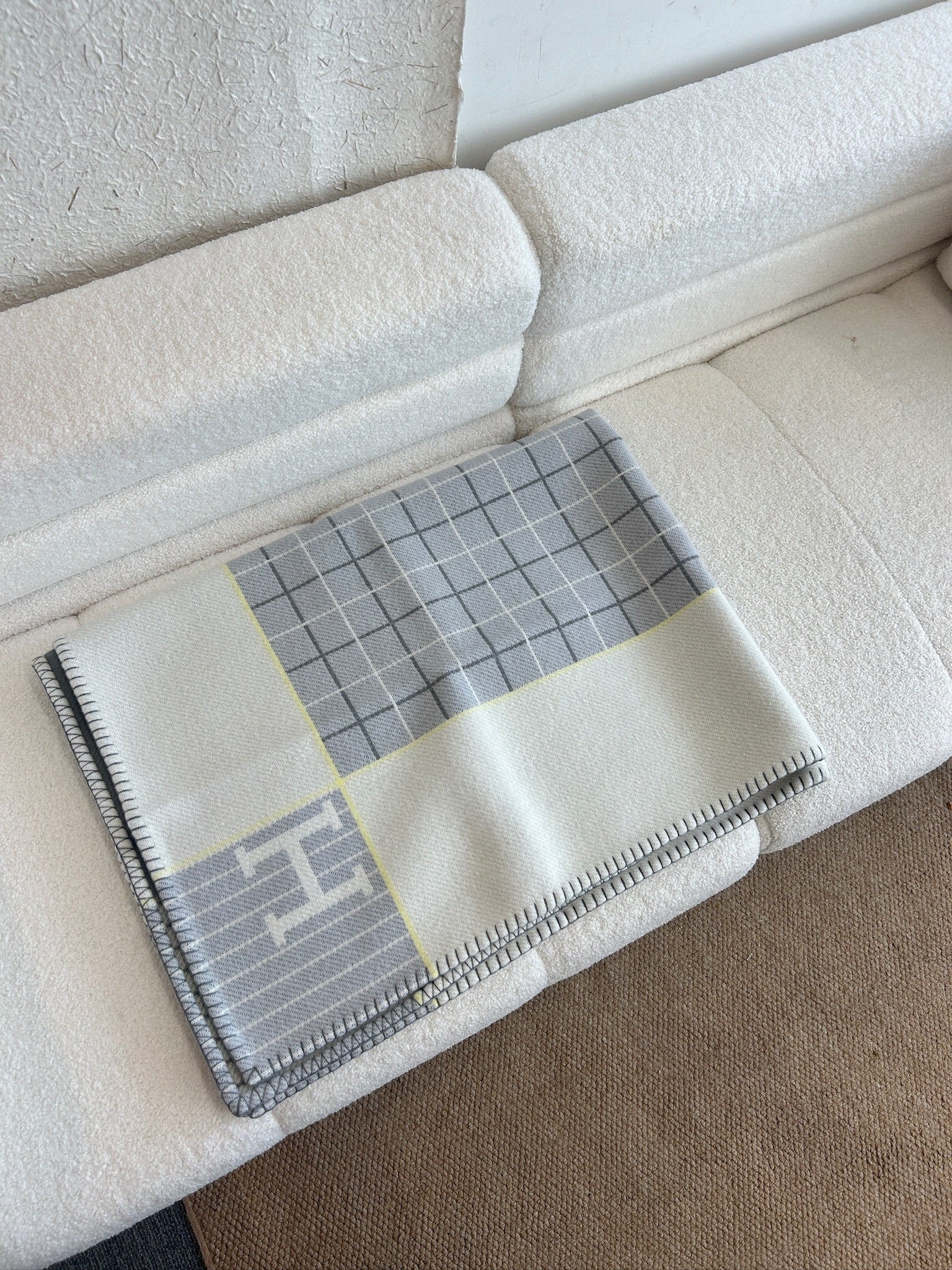 Hermès Avalon Cabriole blanket gris perle