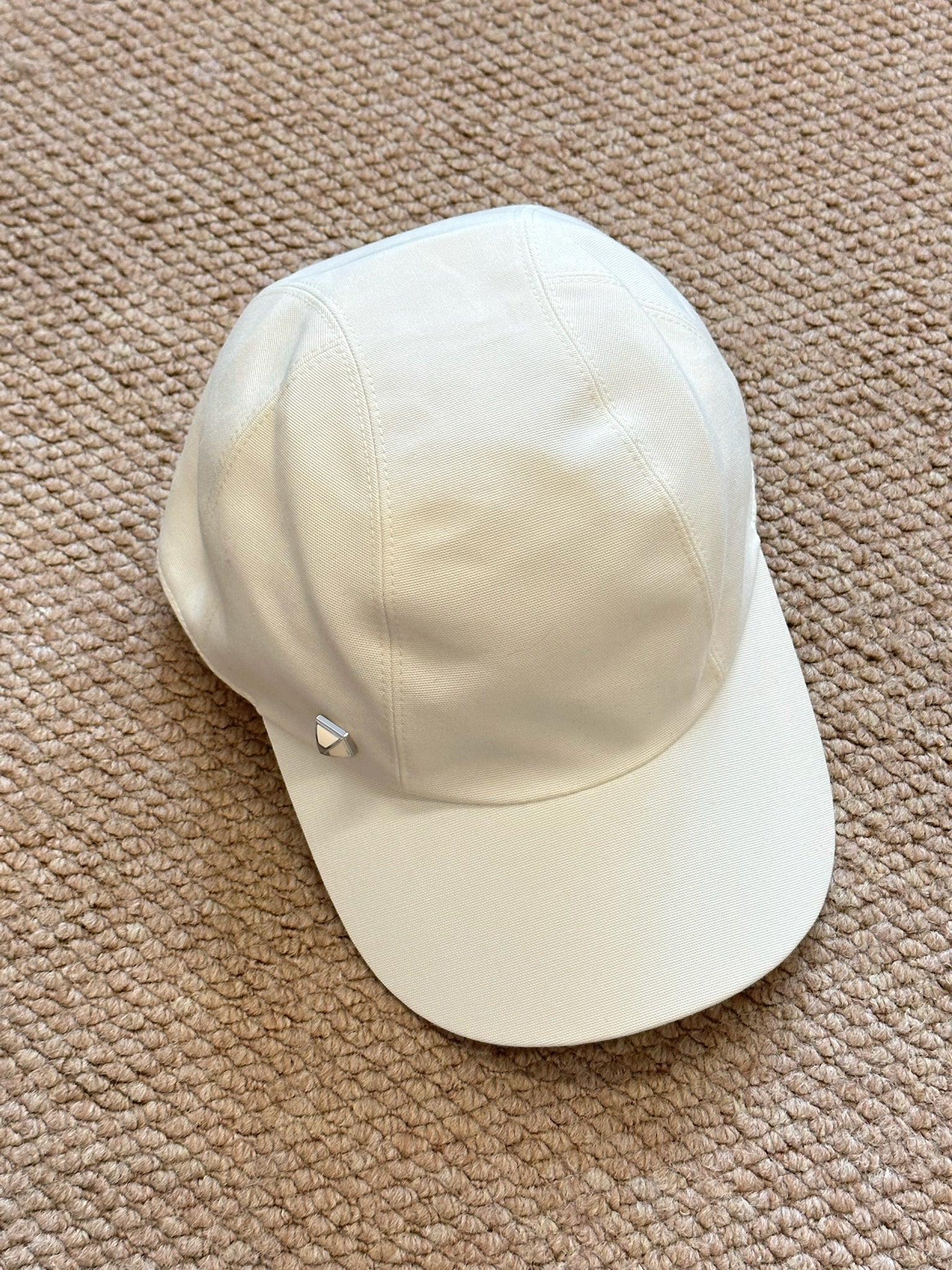 Size 58 - Hermès Davis Pois Medor Ecru cap