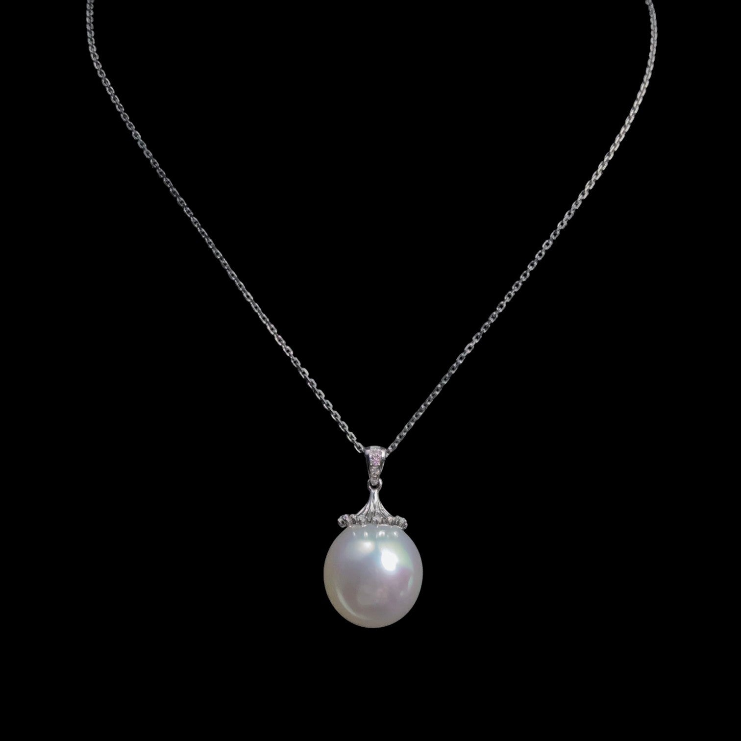 13.8mm Natural South Sea White Pearl & 0.064ct Diamond Necklace set in 18K White Gold