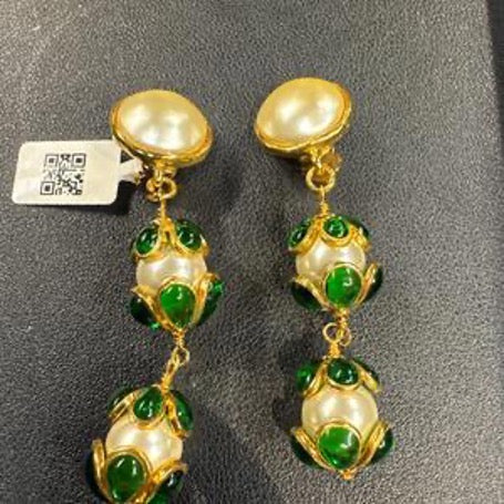 CHANEL Green Glass Flower Pearl Ear Clips LZ509143