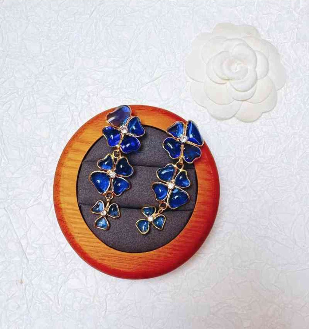 FM Blue Glass Shoulder Clip LZ402652