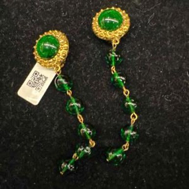 CHANEL Green Glass Shoulder Clip-on Earrings LK504021