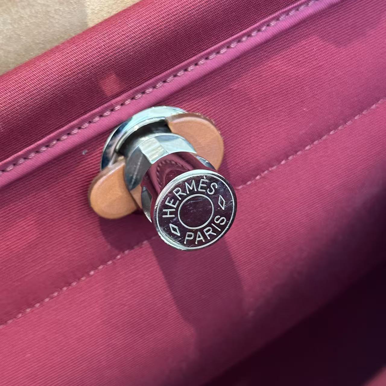 Hermès Herbag 31 Two-Tone Convertible Bag - Burgundy & Tan