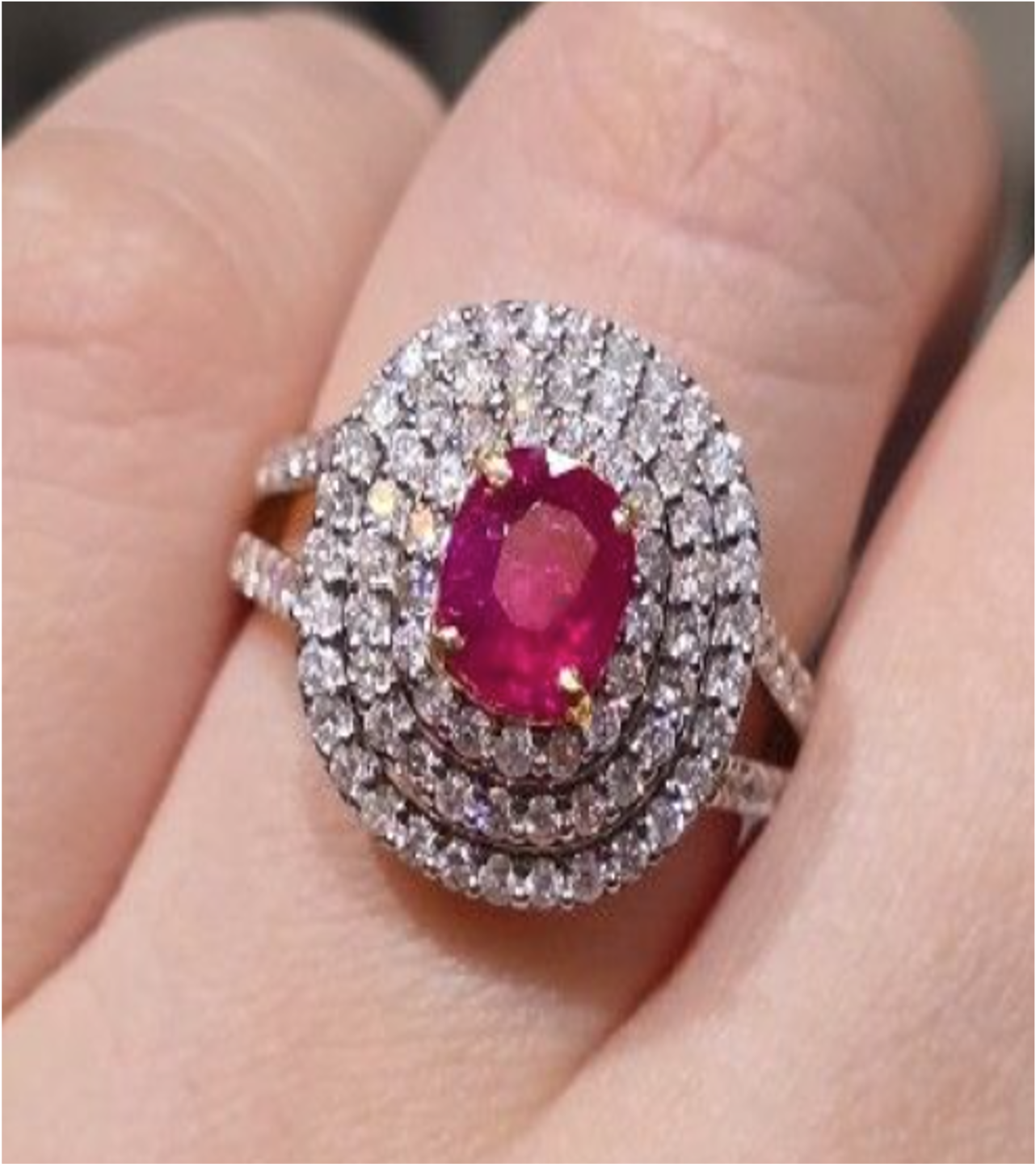 1.20ct Unheated Burma Ruby with natural diamonds in 18K gold setting SYCB72