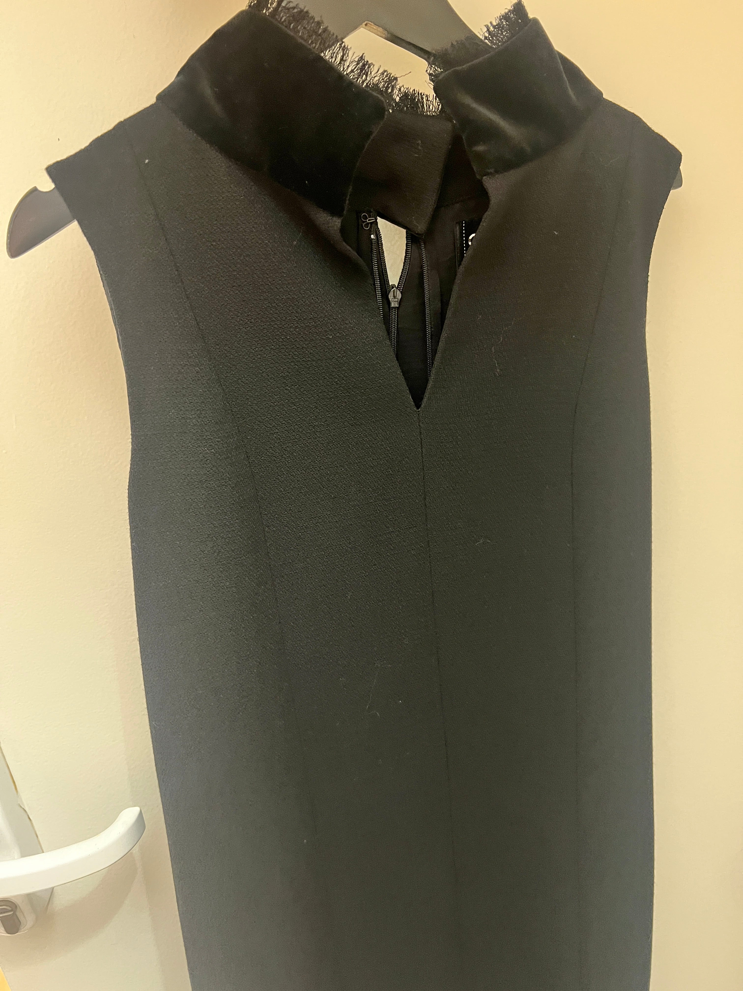 Chanel black velvet collar dress AKC1219