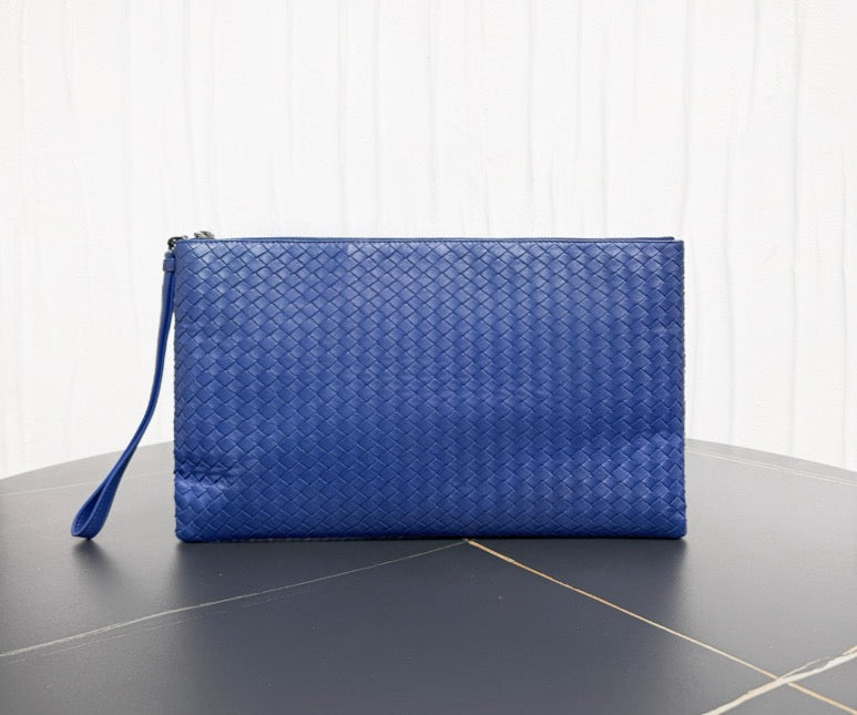 Bottega Veneta Blue Electric woven clutch bag 34 22349569