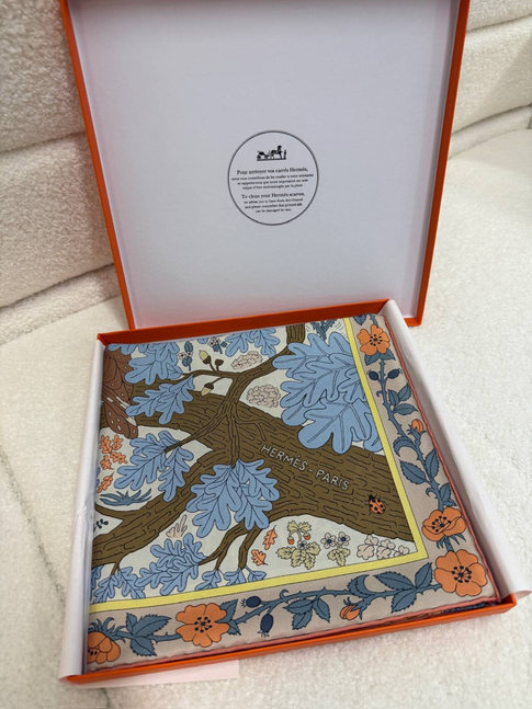 Hermès Silk Scarf 90cm - Toucans Dans Le Jardin