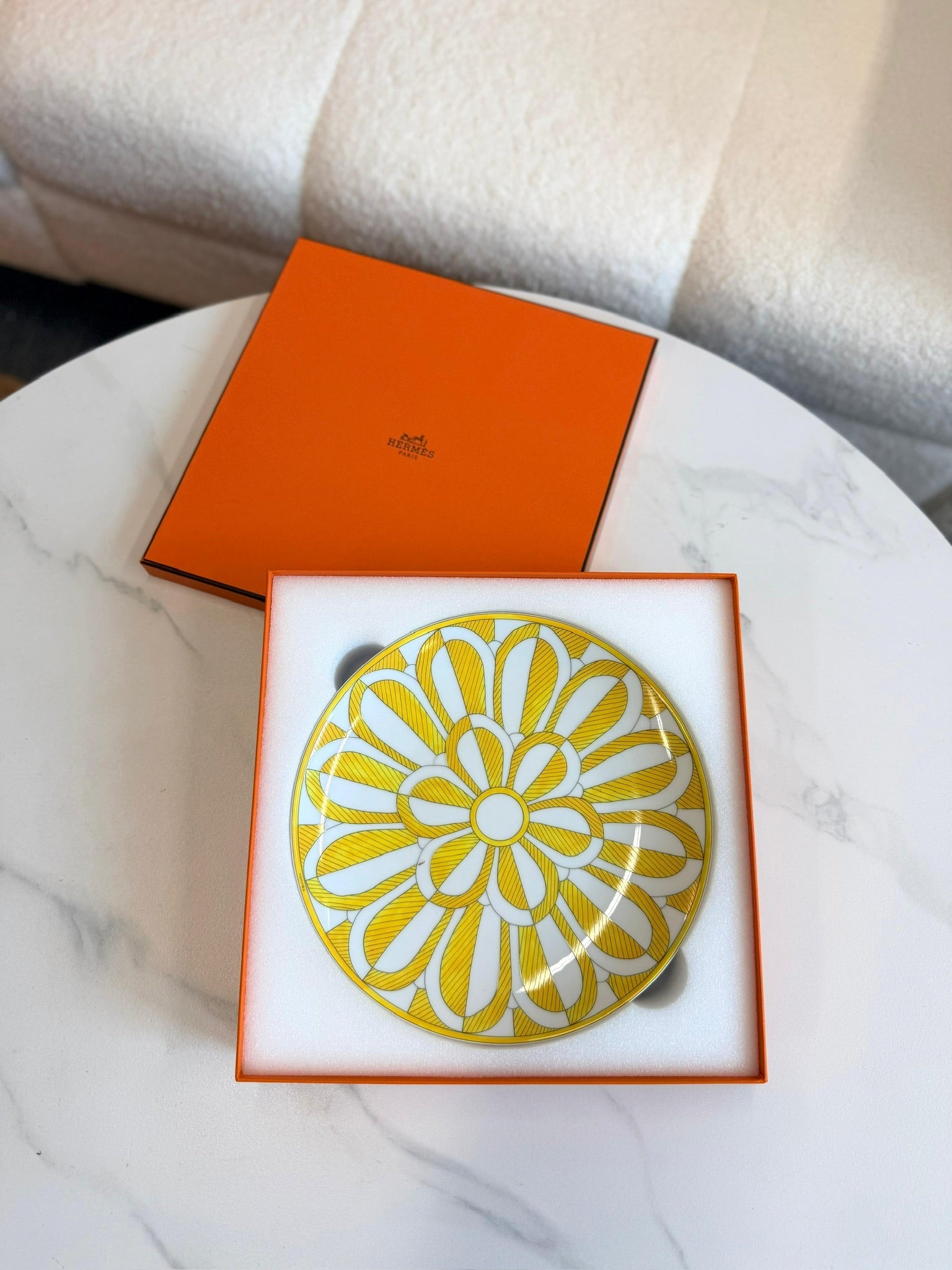 Hermès Soleil’s Hermes dresser plate N*2