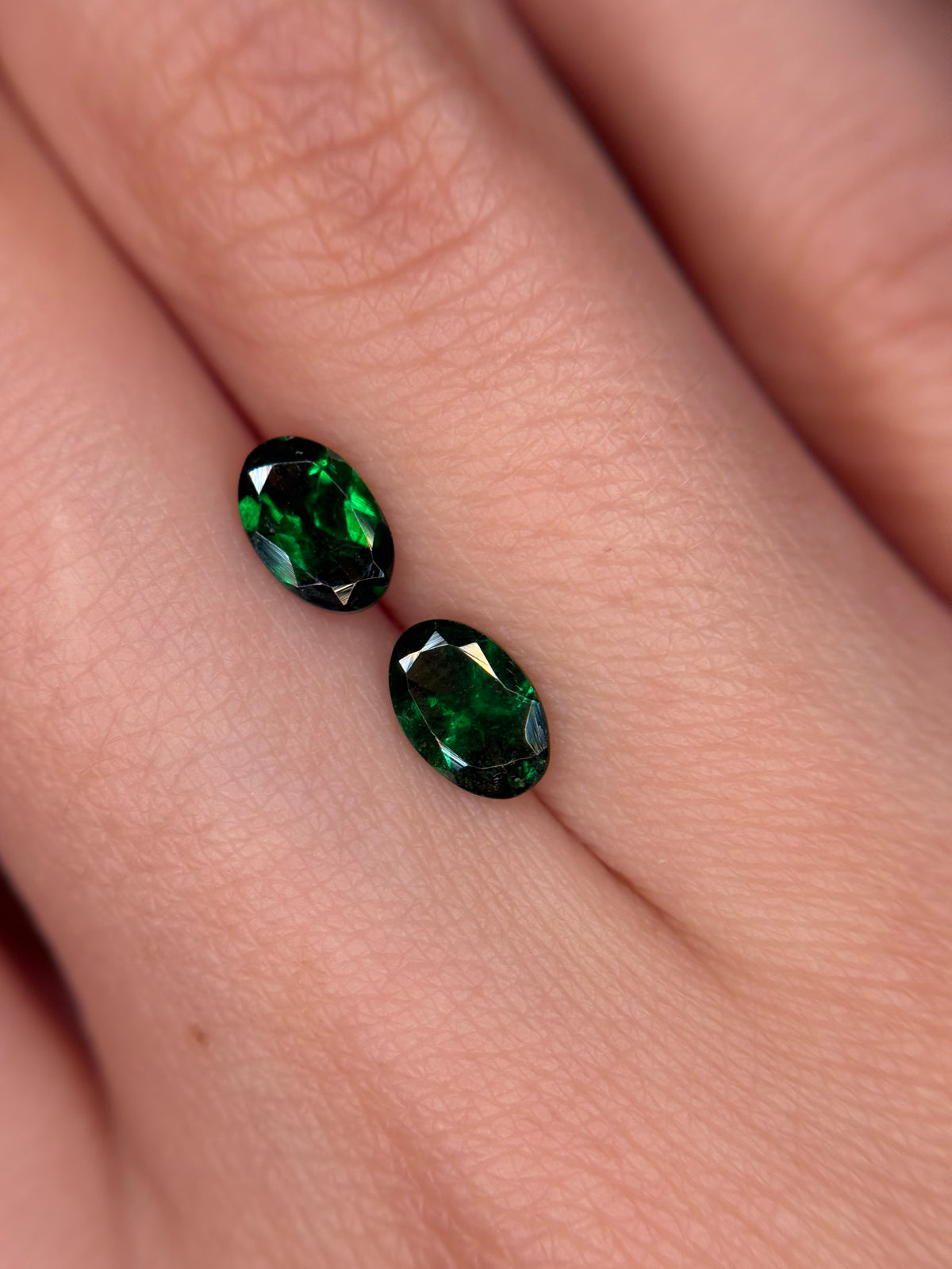 1.00ct Tsavorite PAIR Ovals THAIC1027