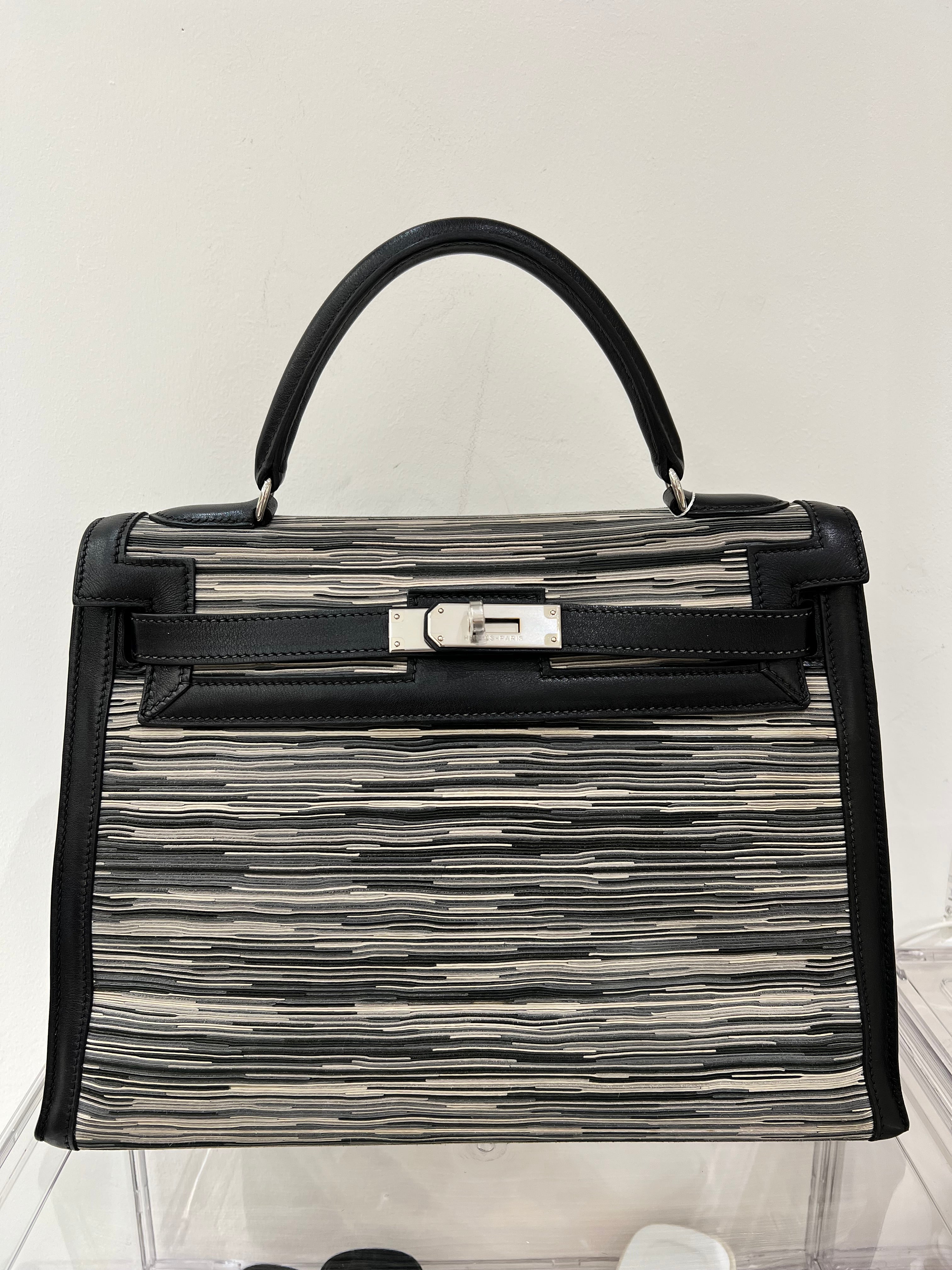 Hermes Vintage Kelly 32 Sellier Vibrato Black PHW #C Square (Y1999) - Dustbag, clouchette & lockset, shoulder strap SYCH4182