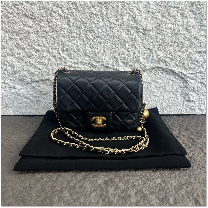 Chanel's Golden Globe Square C19494207754