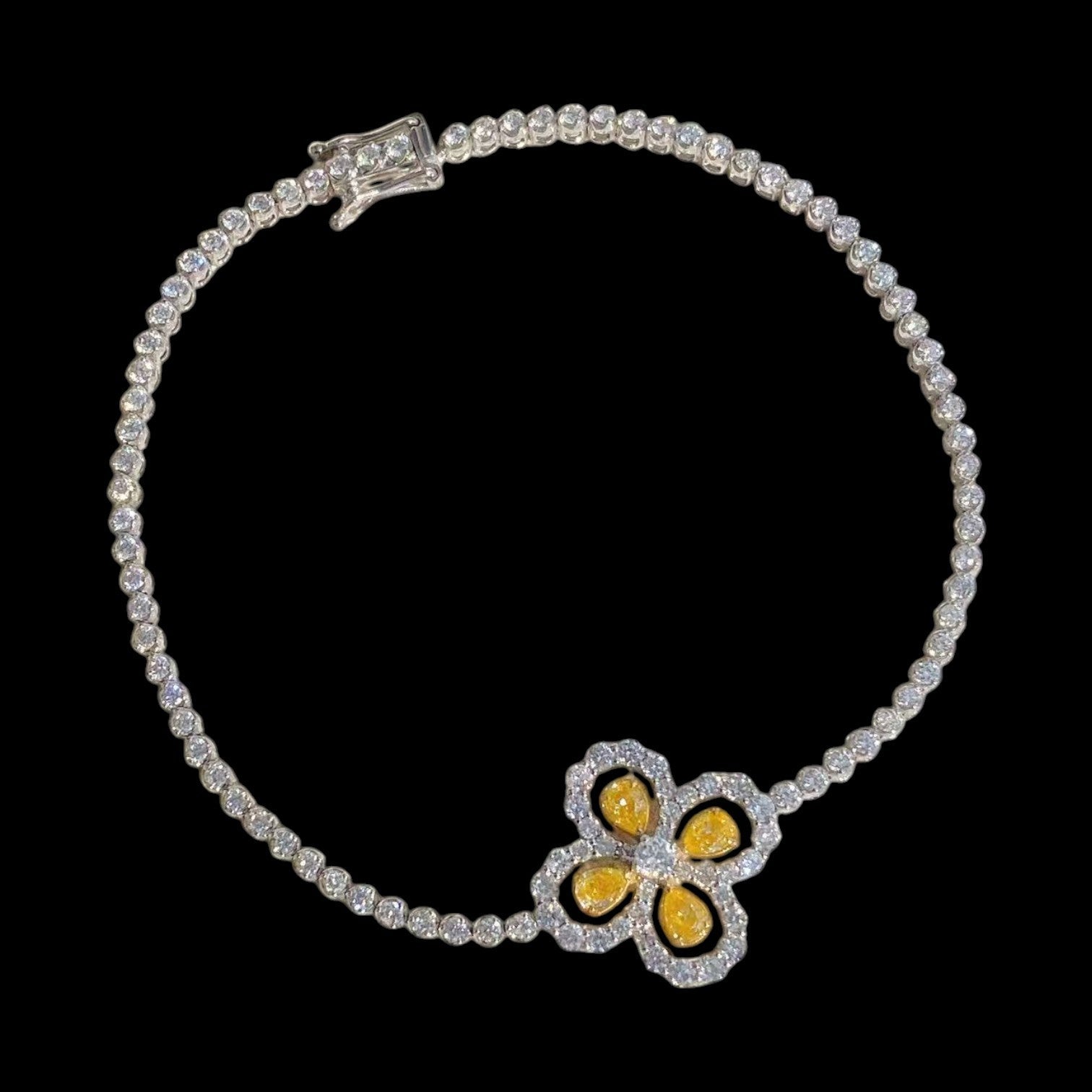 0.40ct Yellow & 1.65ct White Diamond Clover Bracelet set in 18K White Gold