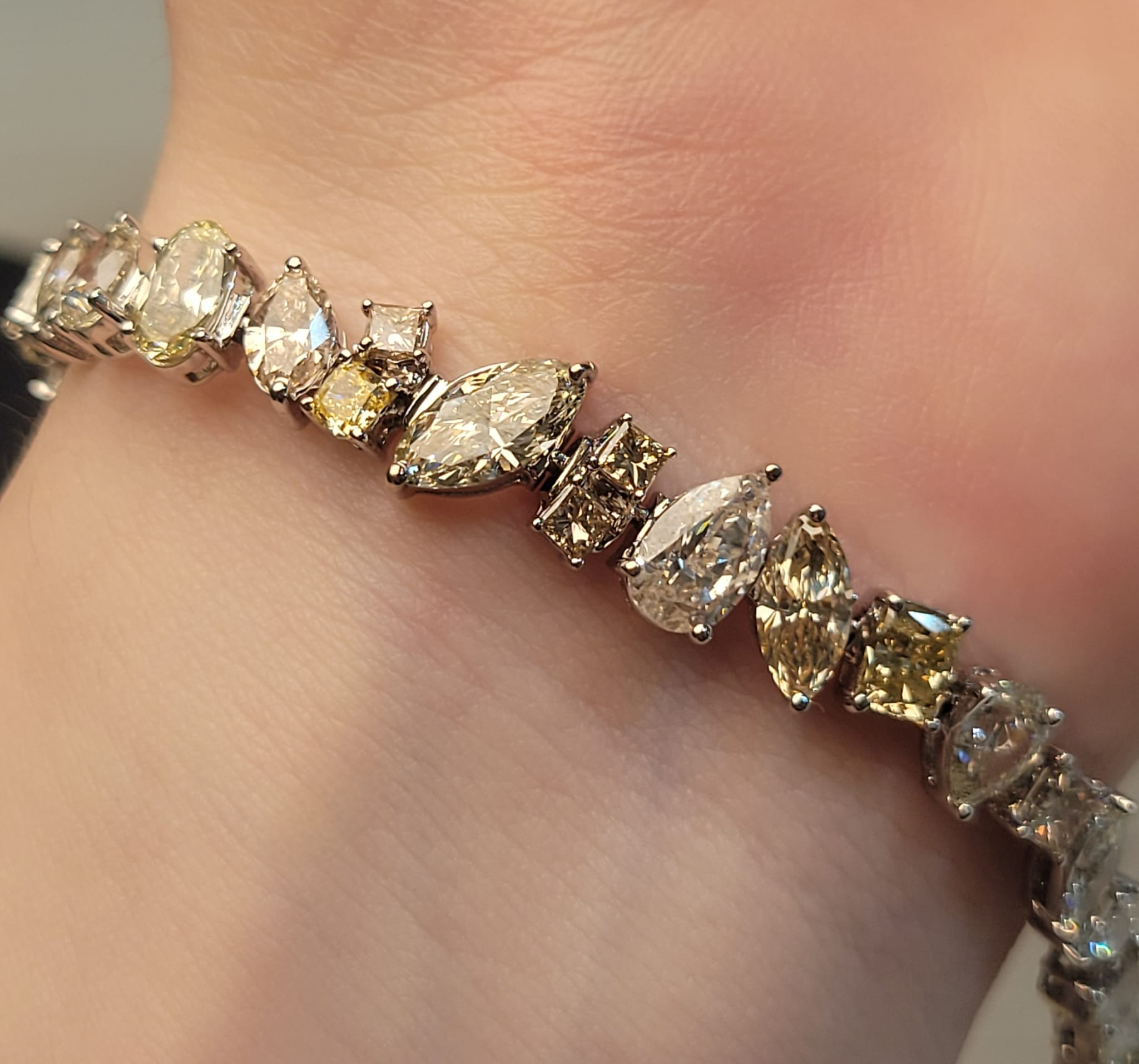 Diamond Bracelet in 18K / D12.94ct (19cm) 5457 JJC0607