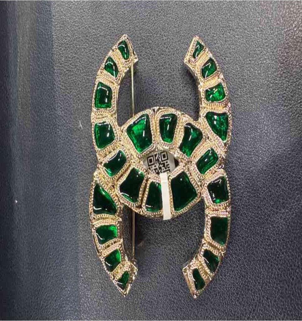 CHANEL 2019 Egyptian Double C Brooch (Large) NC605009