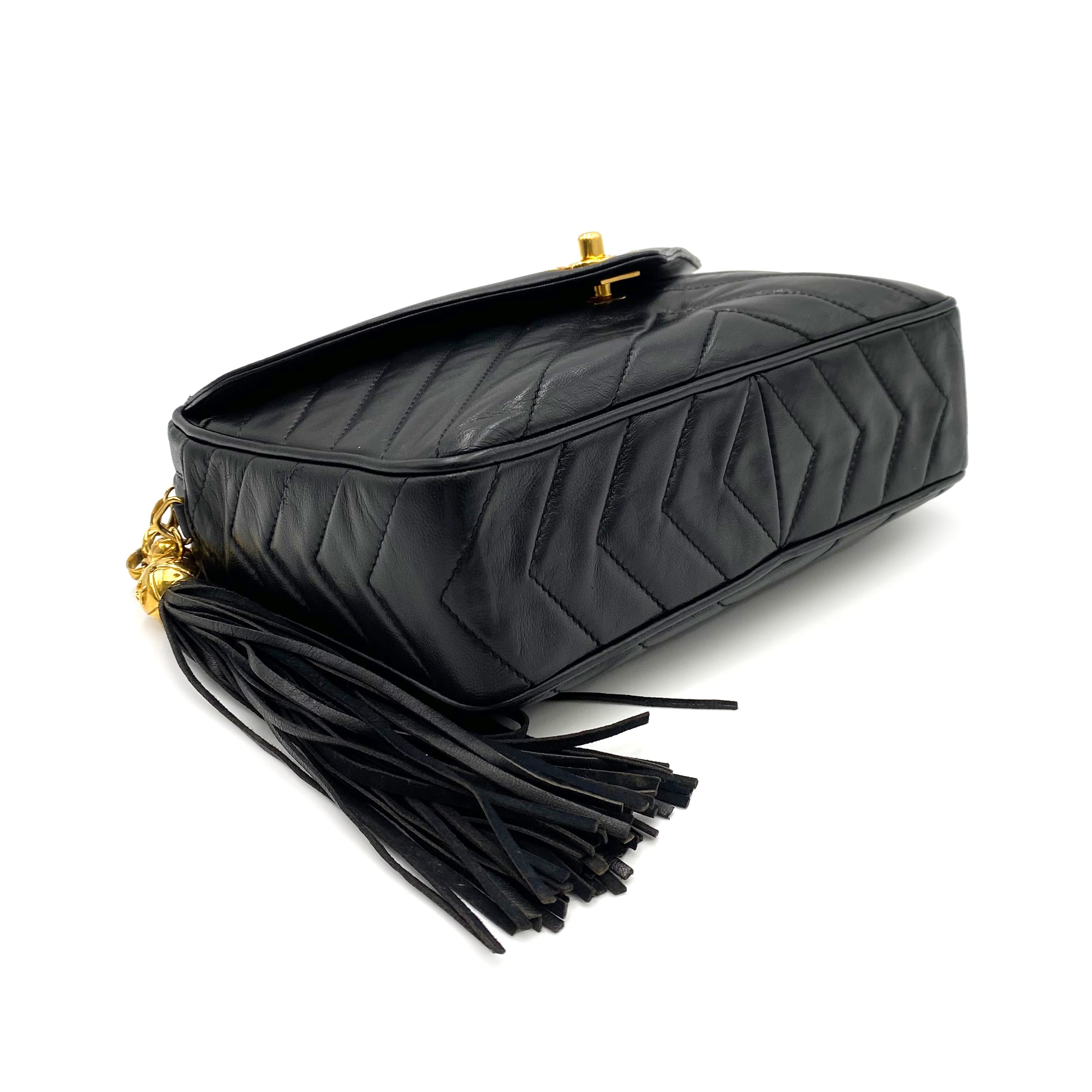 CHANEL VINTAGE CHEVRON FRINGE BIJOU CHAIN SHOULDER BAG BLACK LAMB SKIN 90234737