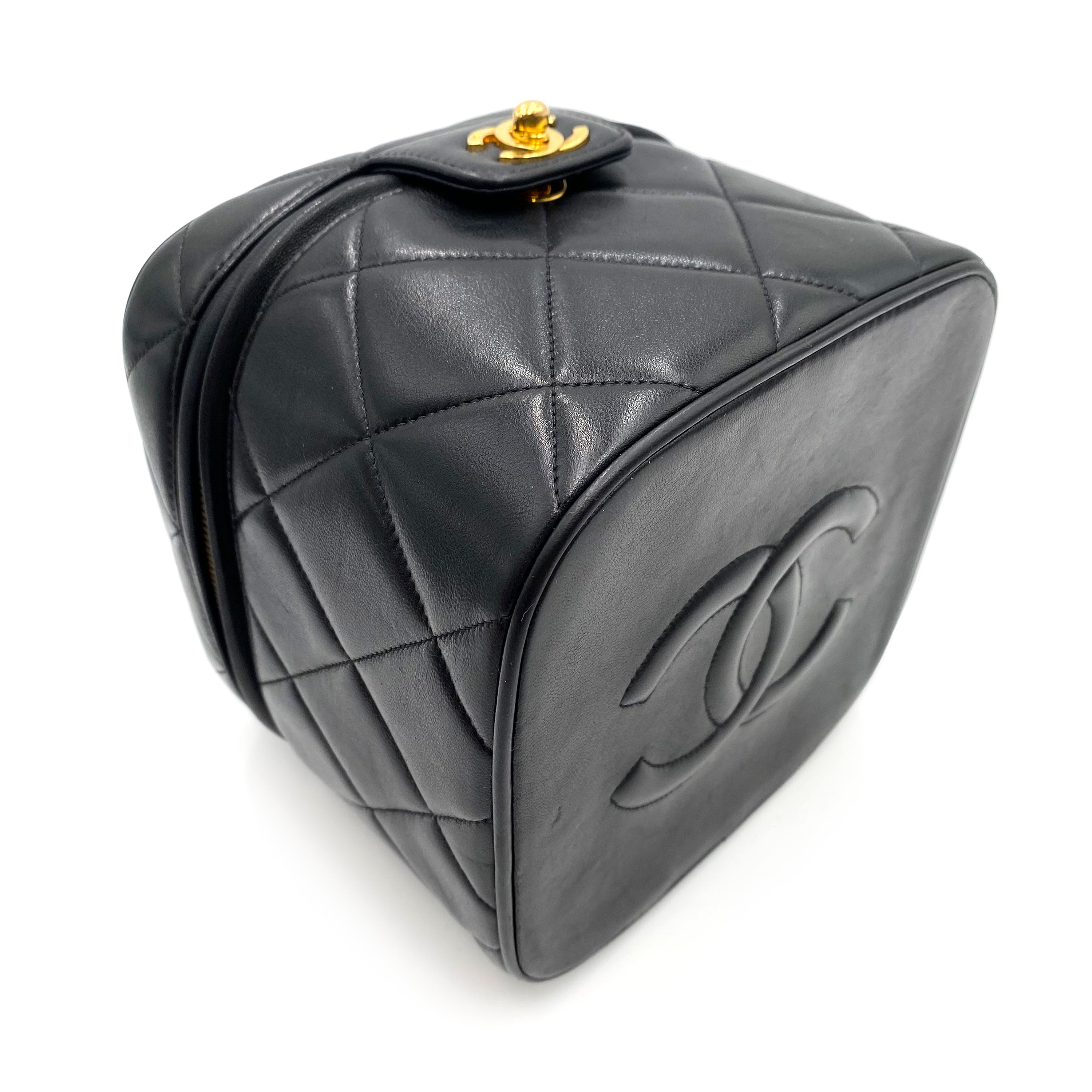 CHANEL VINTAGE VANITY HAND BAG BLACK LAMB SKIN 90237314