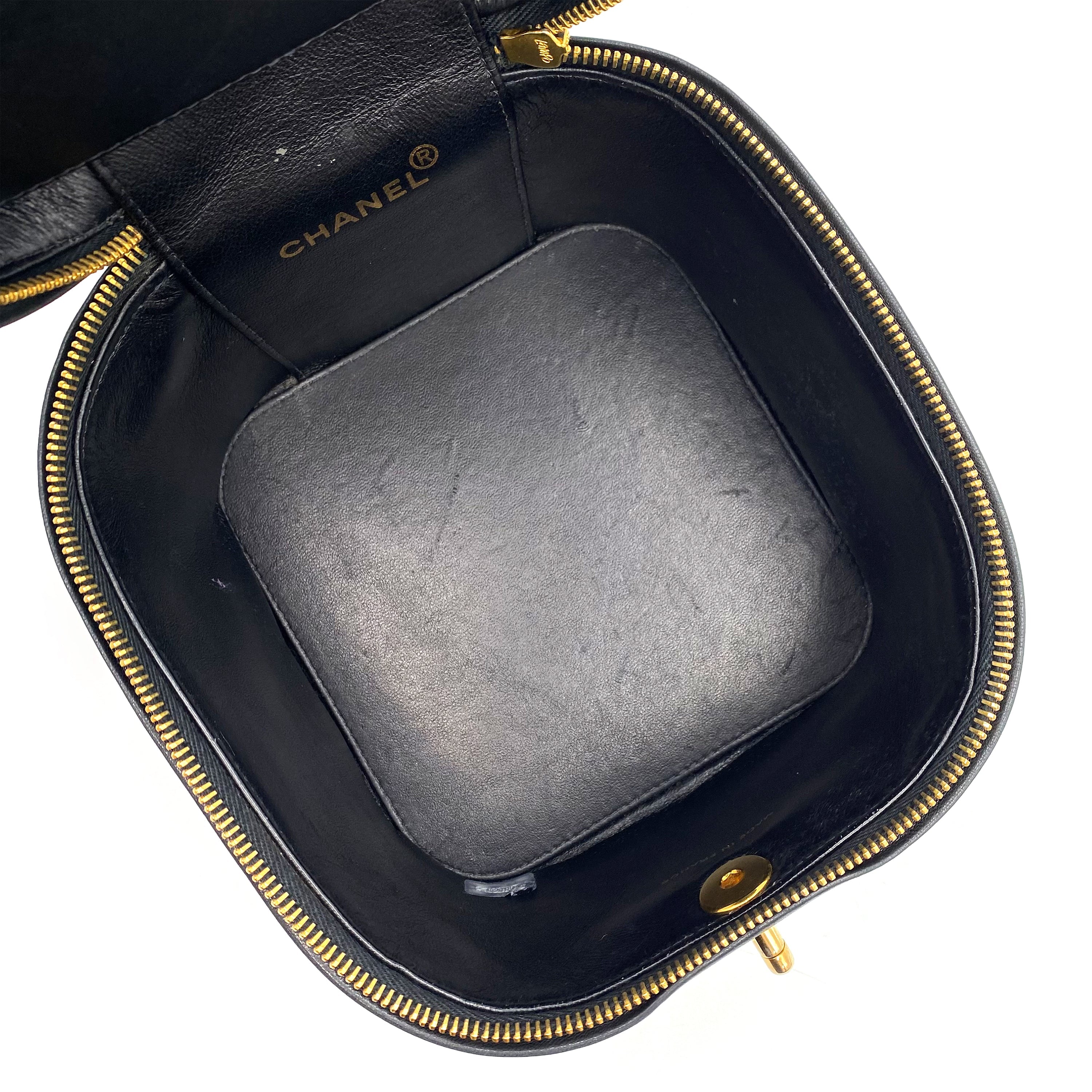 CHANEL VINTAGE VANITY HAND BAG BLACK LAMB SKIN 90237314