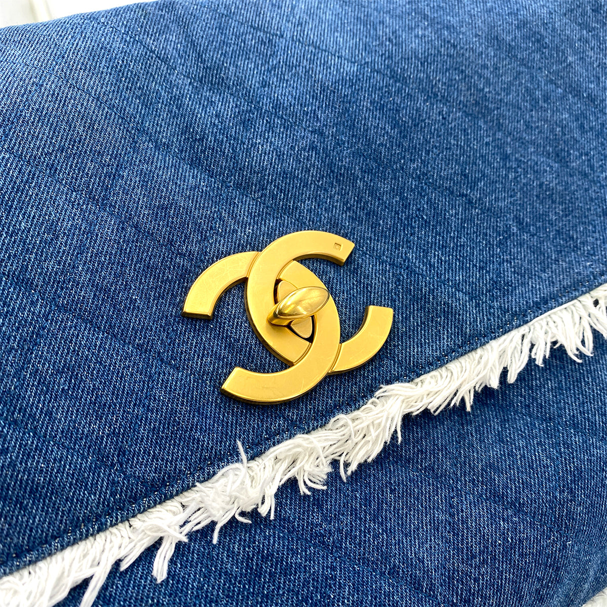 CHANEL VINTAGE MAXI MATELASSE 34 CHAIN SHOULDER BAG BLUE DENIM 90245553