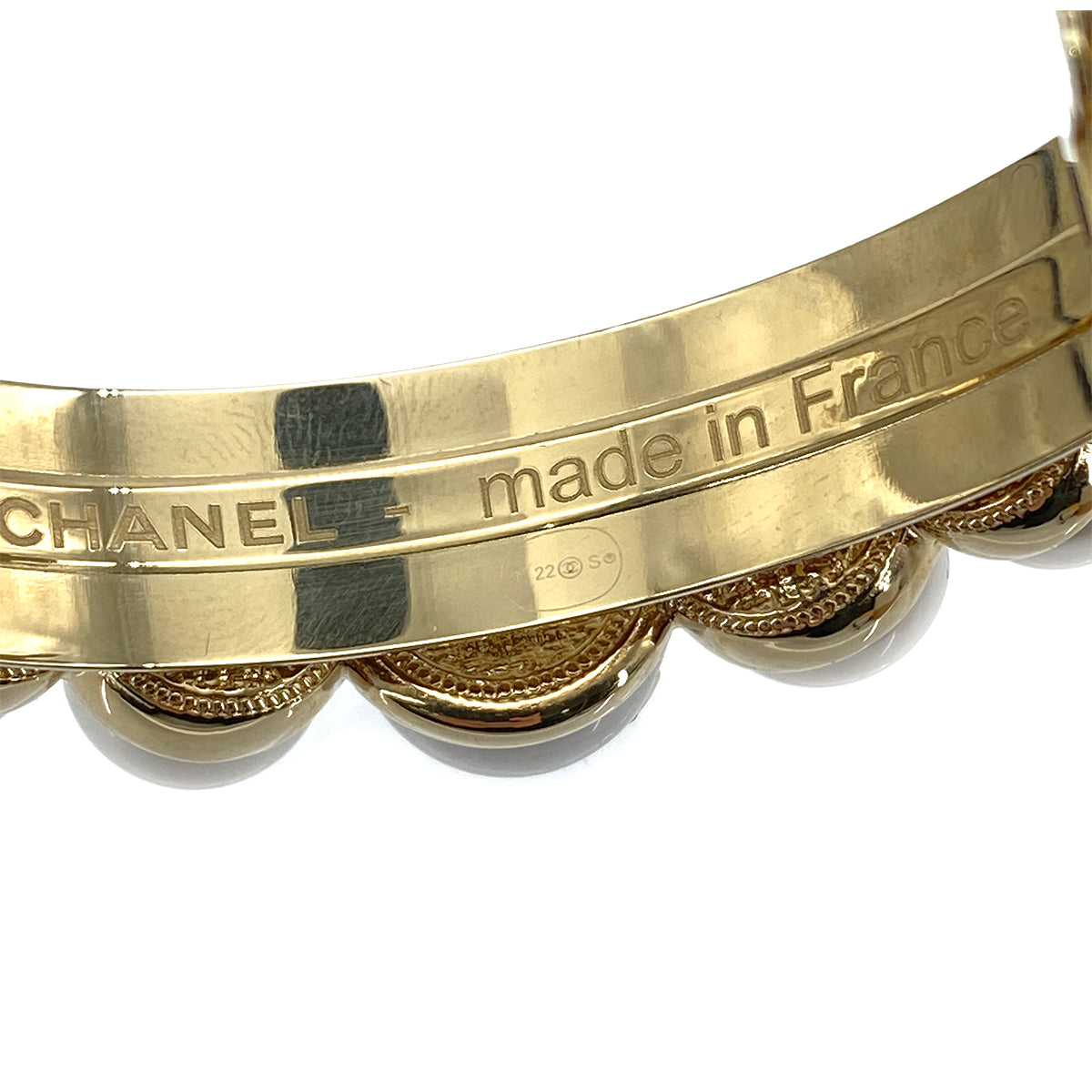 CHANEL VALLETTA COCOMARK FAUX PEARL ACCESSORY I22S 90264390