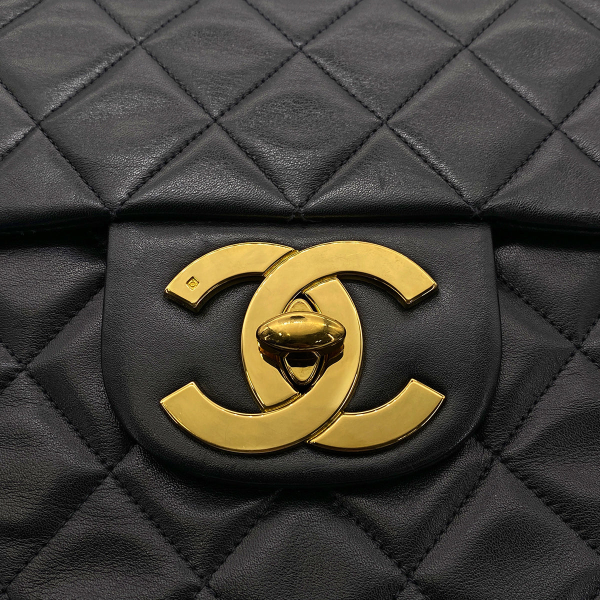 CHANEL VINTAGE MAXI MATELASSE 34 CHAIN SHOULDER BAG BLACK LAMB SKIN 90266740