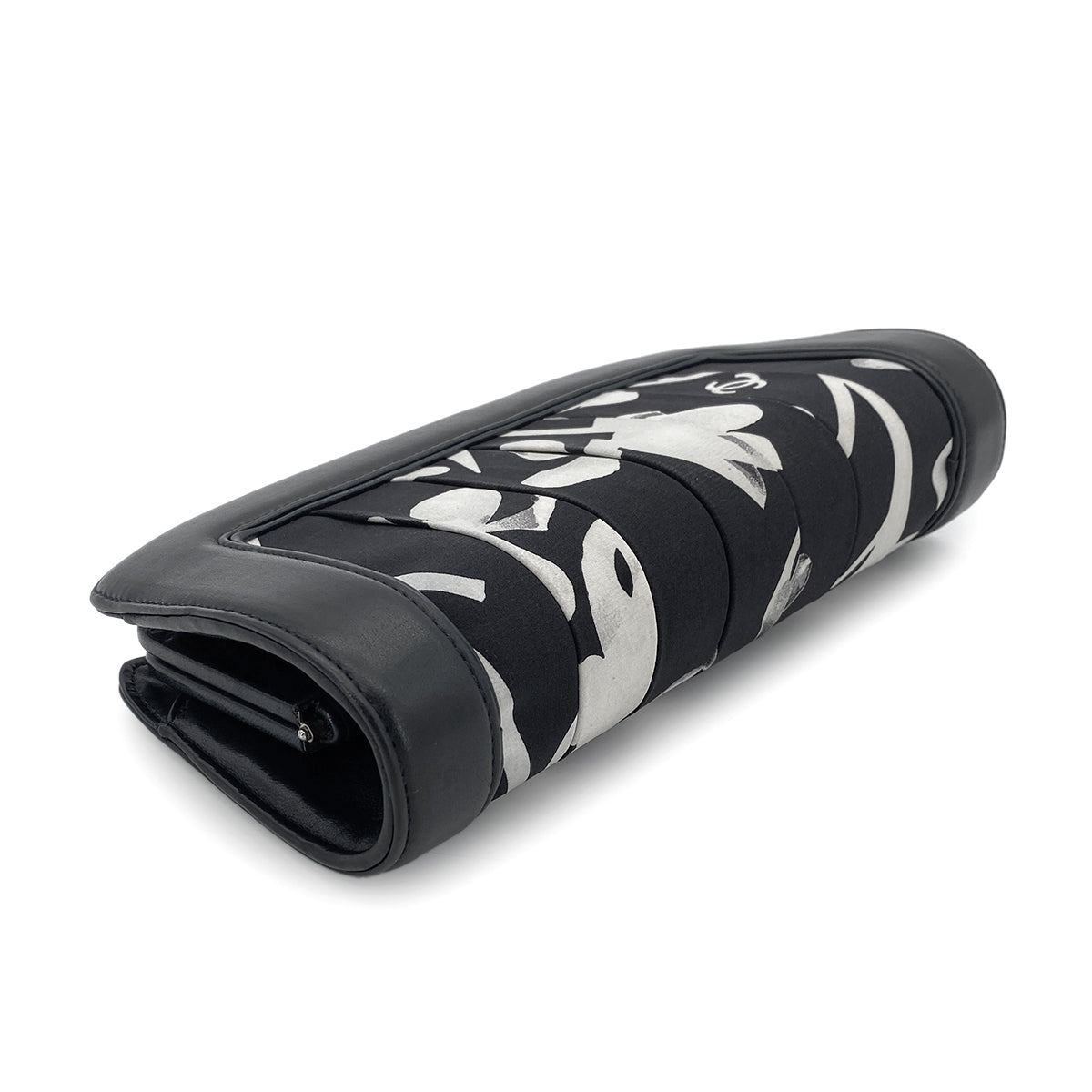 CHANEL VINTAGE CLUTCH BAG BLACK LAMB SKIN SILK 90272489