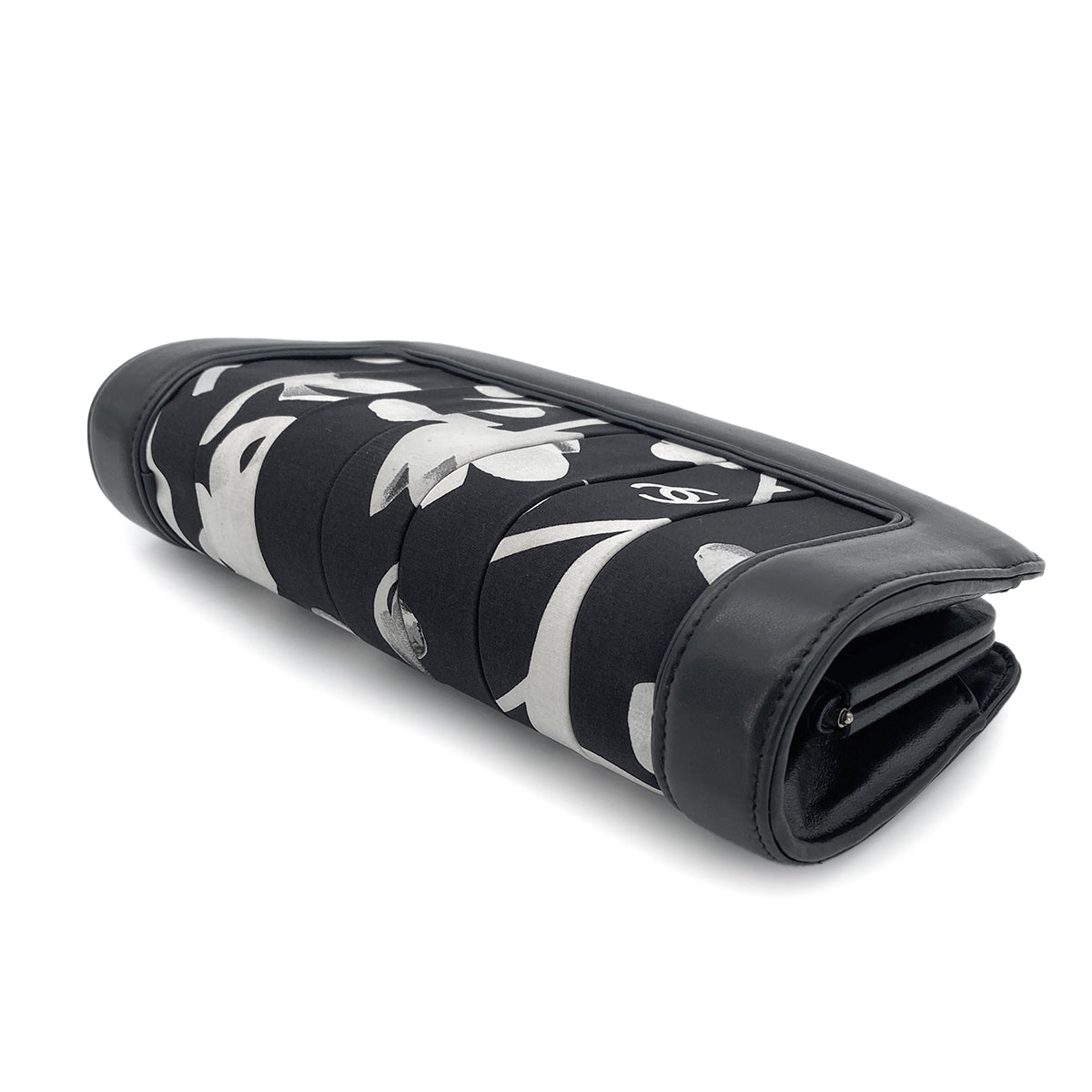 CHANEL VINTAGE CLUTCH BAG BLACK LAMB SKIN SILK 90272489