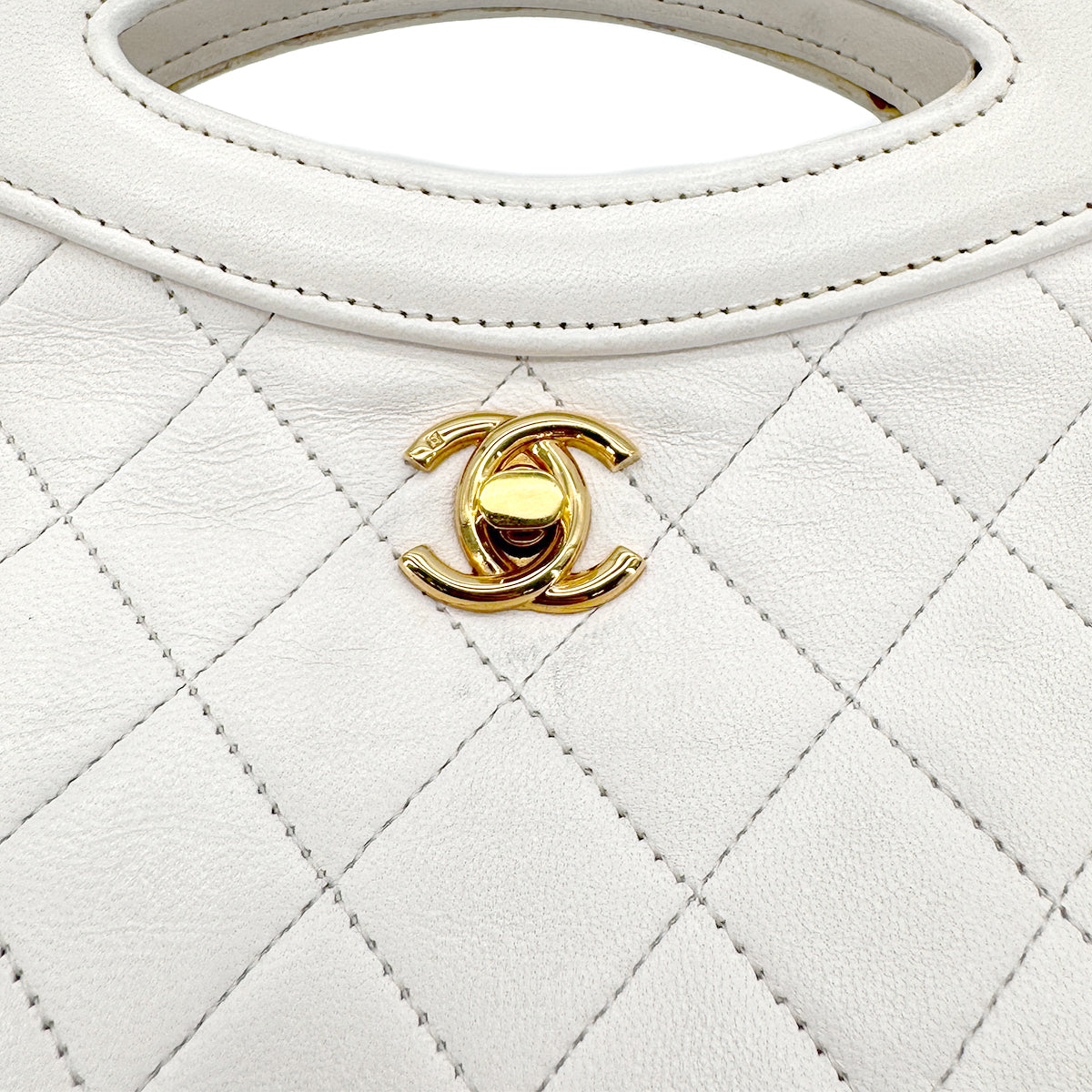CHANEL VINTAGE 2WAY HAND CHAIN SHOULDER BAG WHITE LAMB SKIN 90273879