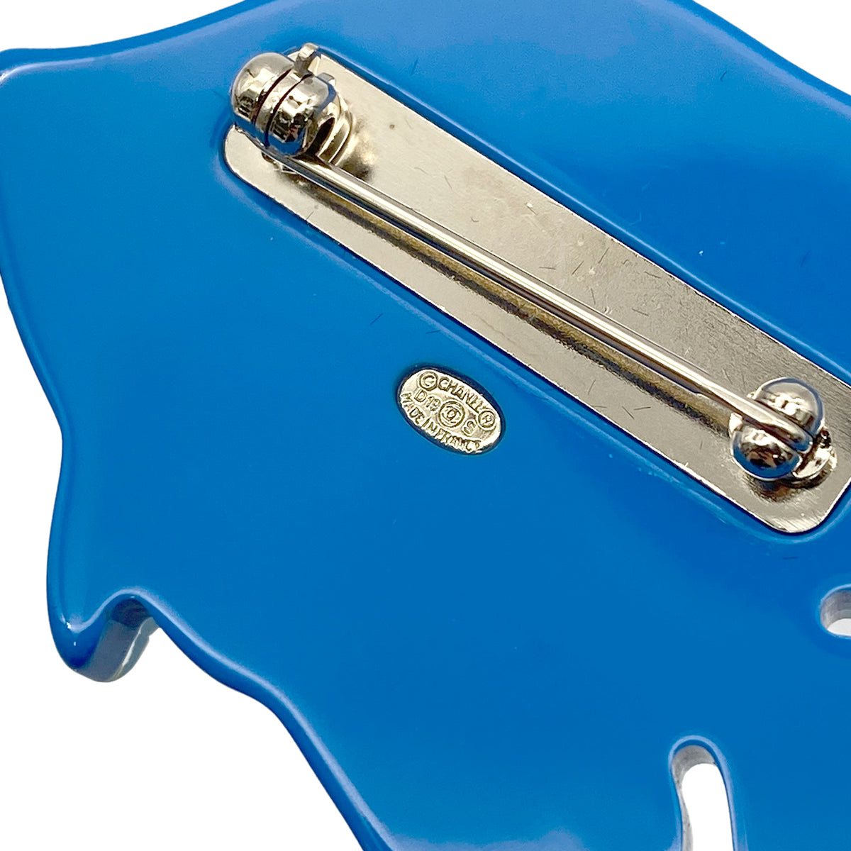 CHANEL COCOMARK BROOCH ANGEL FISH FAUX PEARL BLUE ACCESSORY D19S 90274886