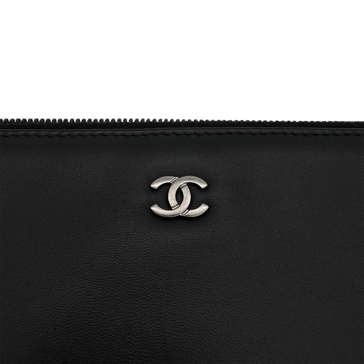 CHANEL MATELASSE CLUTCH BAG BLACK ENAMEL LEATHER 90283110