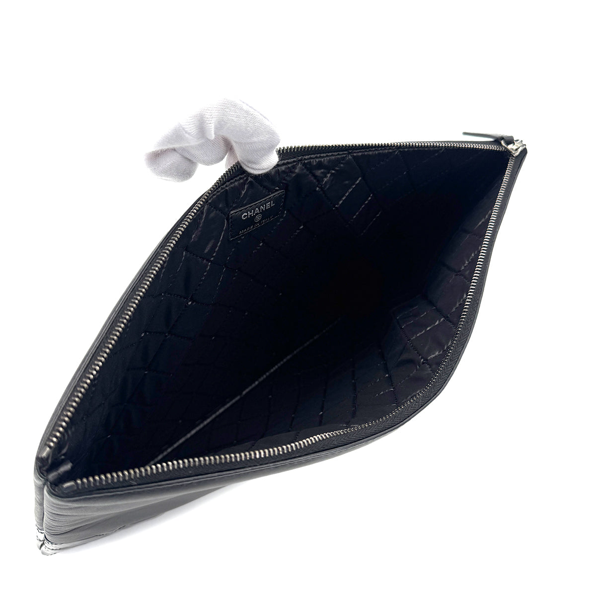 CHANEL MATELASSE CLUTCH BAG BLACK ENAMEL LEATHER 90283110