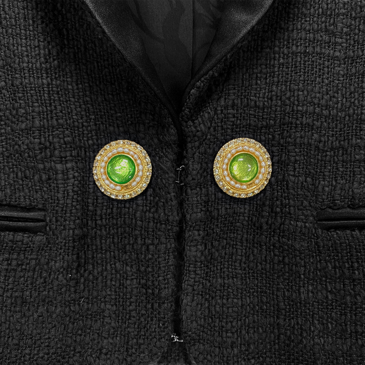 CHANEL TWEED JACKET COLOR STONE RHINESTONE BUTTON BLACK COTTON 38 P43 RTW 90284032 - PURPOSE