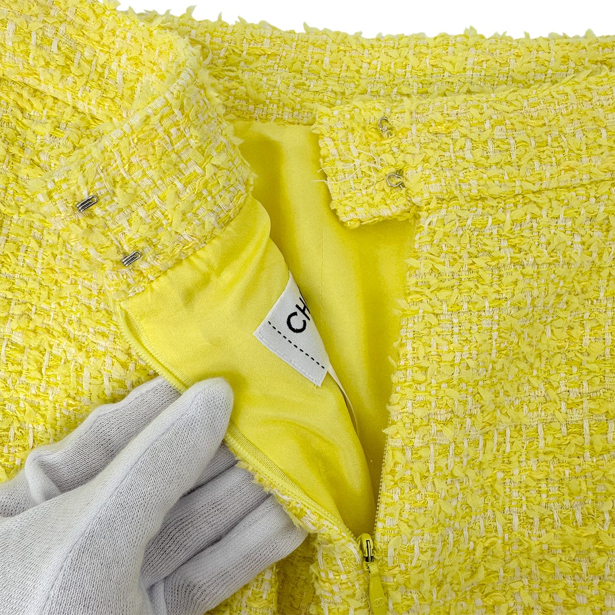 CHANEL TWEED JACKET SKIRT SET COCO BUTTON RHINESTONE YELLOW COTTON 36 P42 RTW 90288977 - PURPOSE