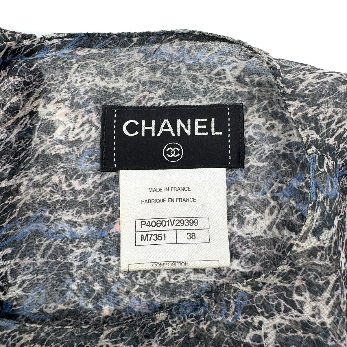 CHANEL LOGO PATTERN SLEEVELESS BLOUSE COCO BUTTON GRAY BLUE SILK 38 P40 RTW 90292791 - PURPOSE