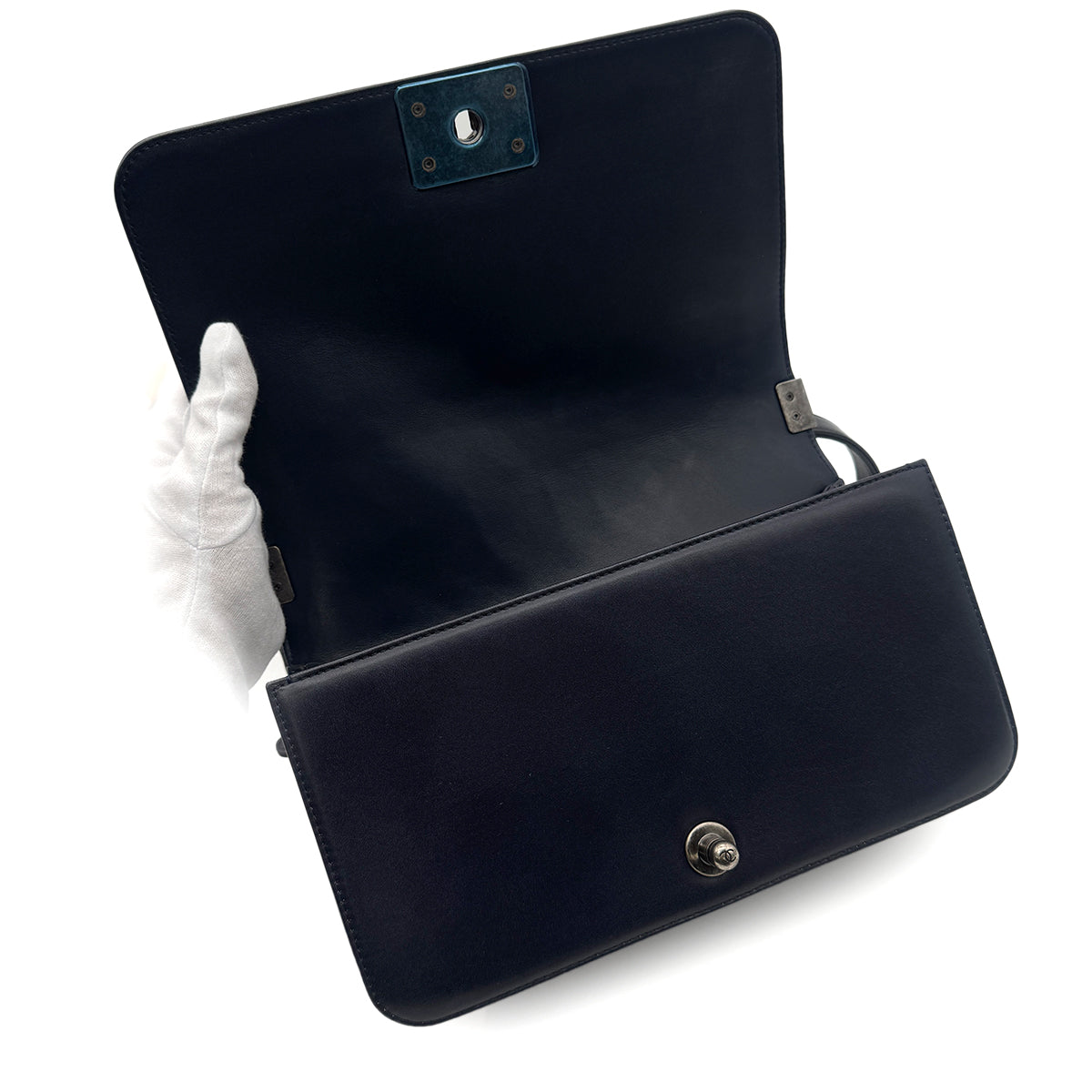 CHANEL BOY CHANEL CHAIN SHOULDER BAG NAVY LEATHER 90302646