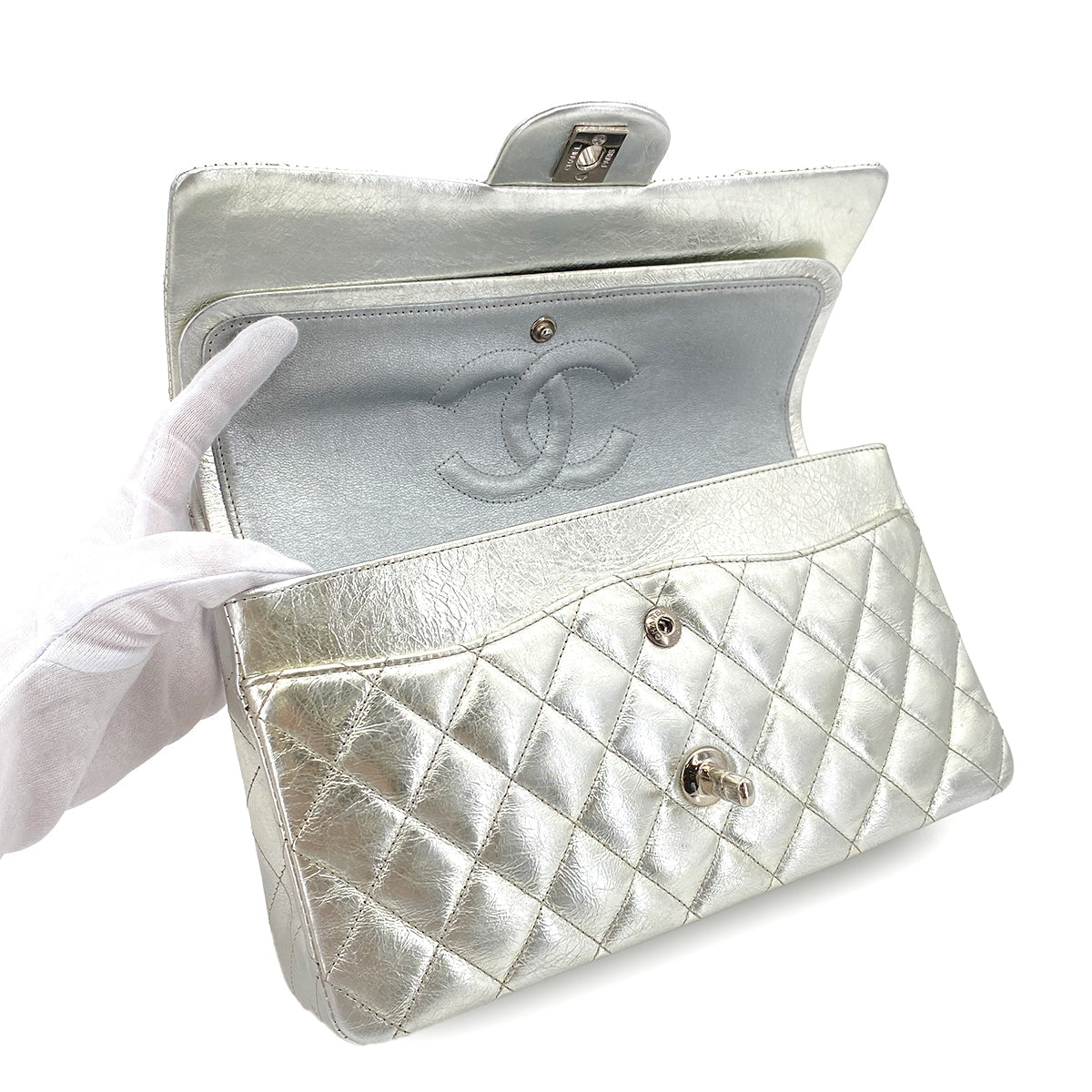 CHANEL VINTAGE MATELASSE CHAIN SHOULDER BAG SILVER LEATHER 90307026