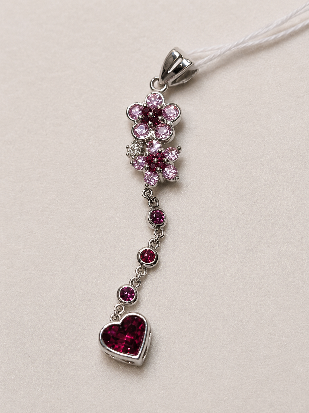 - Pendant in K18WG/Pt900 - Ruby 0.50 + Sapphire + Diamond (pink cluster) 5114 JJC1349
